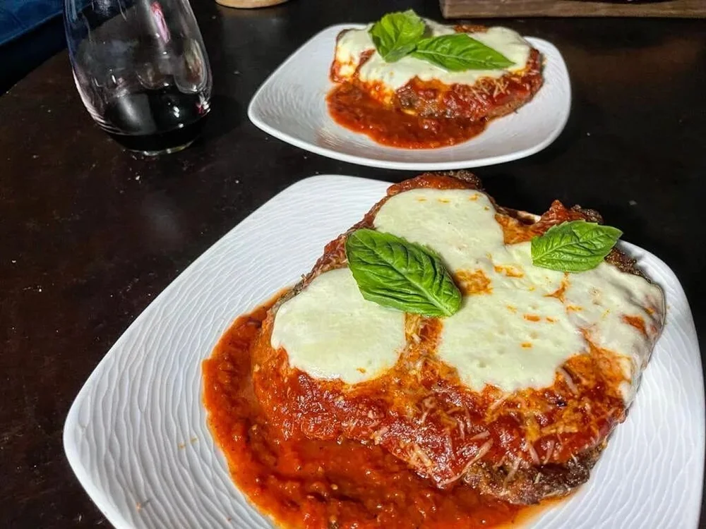 Date night 🤔

Tenderized cutlet, extra sauce, extra mootz. A little greenery to keep ya healthy.

#chickenparm #chickencutlet #chicken #mozzarella #cheeselover #cheesedreams #parmesan #friedchicken