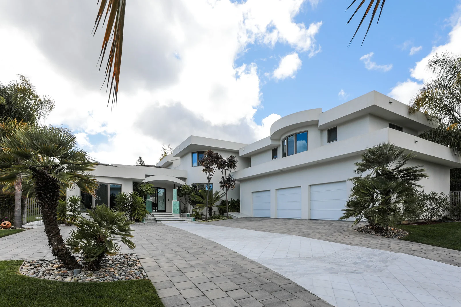 4256 Manuela Blu Skye Media-4345-X3.jpg