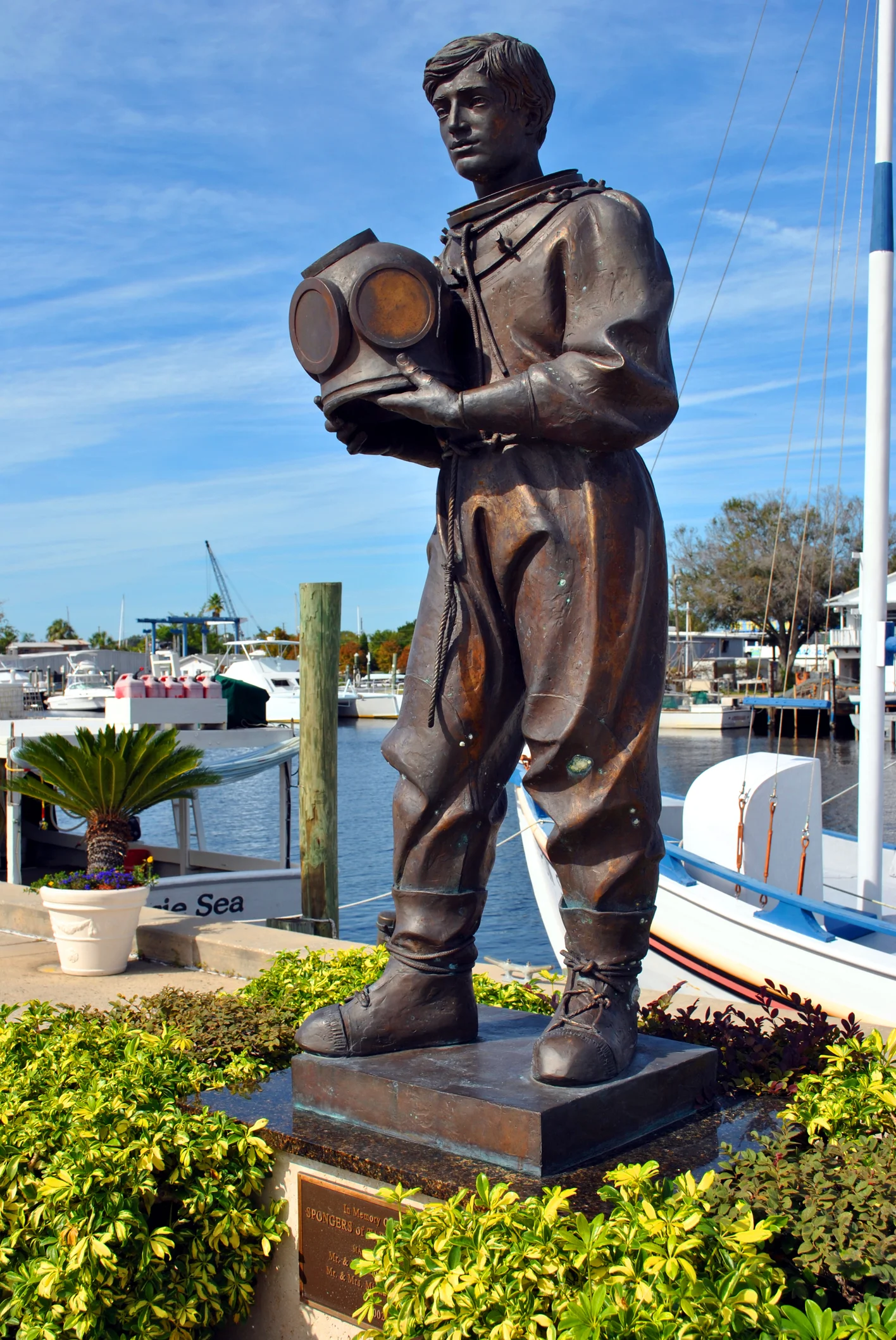 A statue of early sponge diver near the docks. Peter Etchells/Dreamstime.com