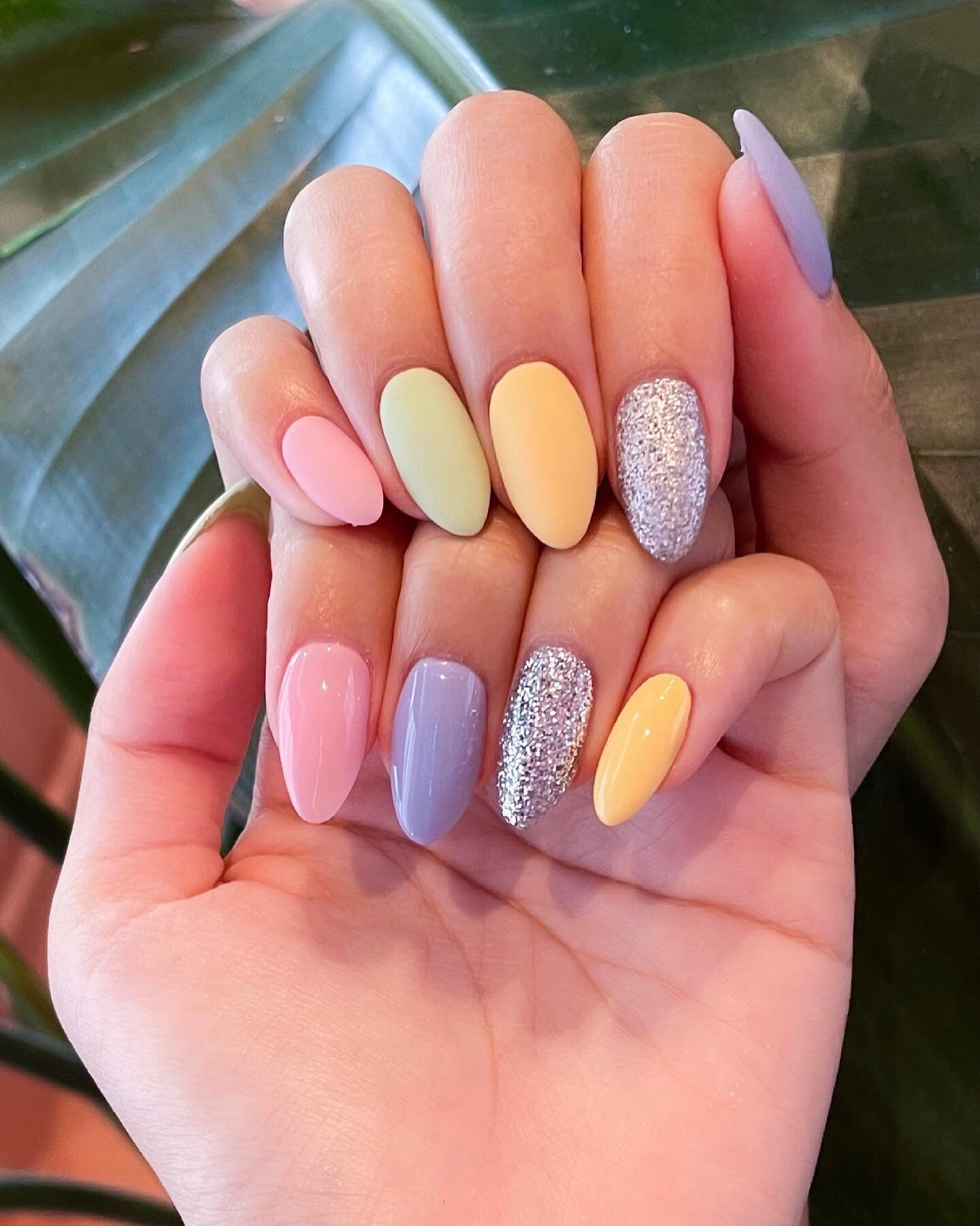 A delicious palette of cantaloupe🍈, pistachio🥜 and cotton candy🍬 to tickle your tastebuds for the warm summer months! 
⁡
💅🏻 Choose one or have them all!  Try matte or shiny!  The choice is yours! 
⁡
📲 WhatsApp or click the Book Now button to re