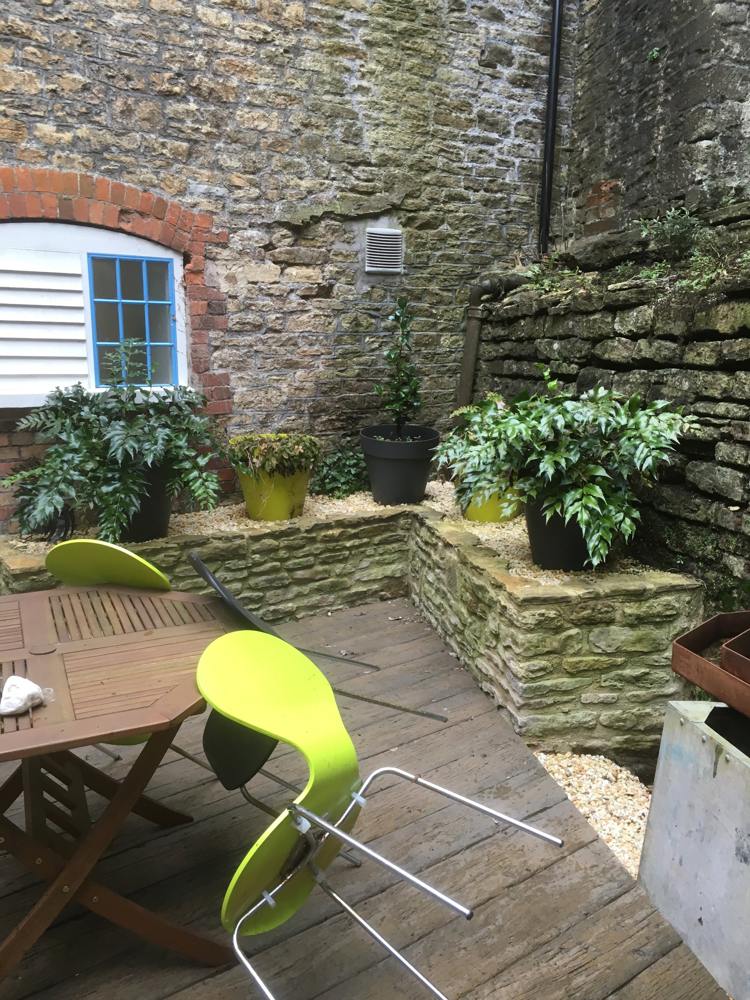 The creative design team at Green & Gorgeous had plenty of ideas to throw at this garden. Shade can be your friend if you just embrace it! With an eye on the practicalities, Millboard decking was chosen to prevent the deck becoming slippery & covered in algae over time, and creates a great seating space for the team at this office.