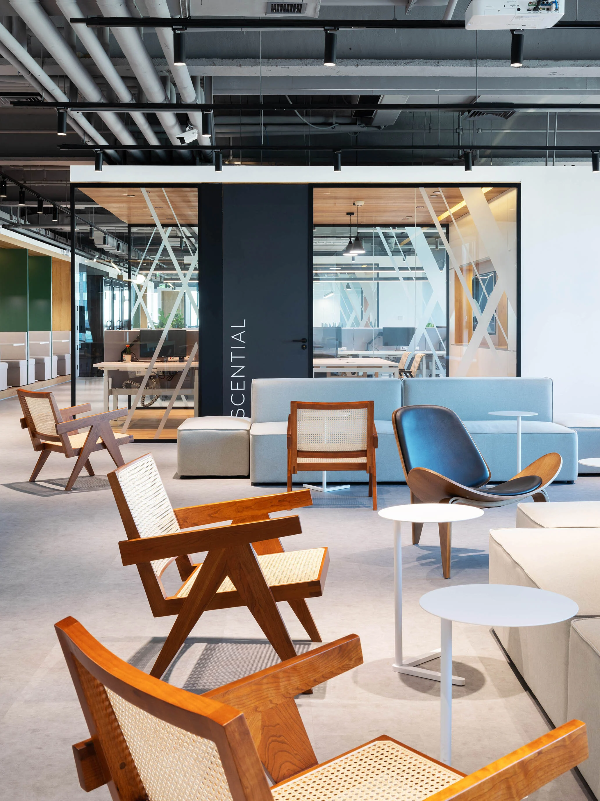 Client: DLArchitecture Shanghai (interior design) Graphic design: Niccoli.Design Location: Ascential offices, Shanghai