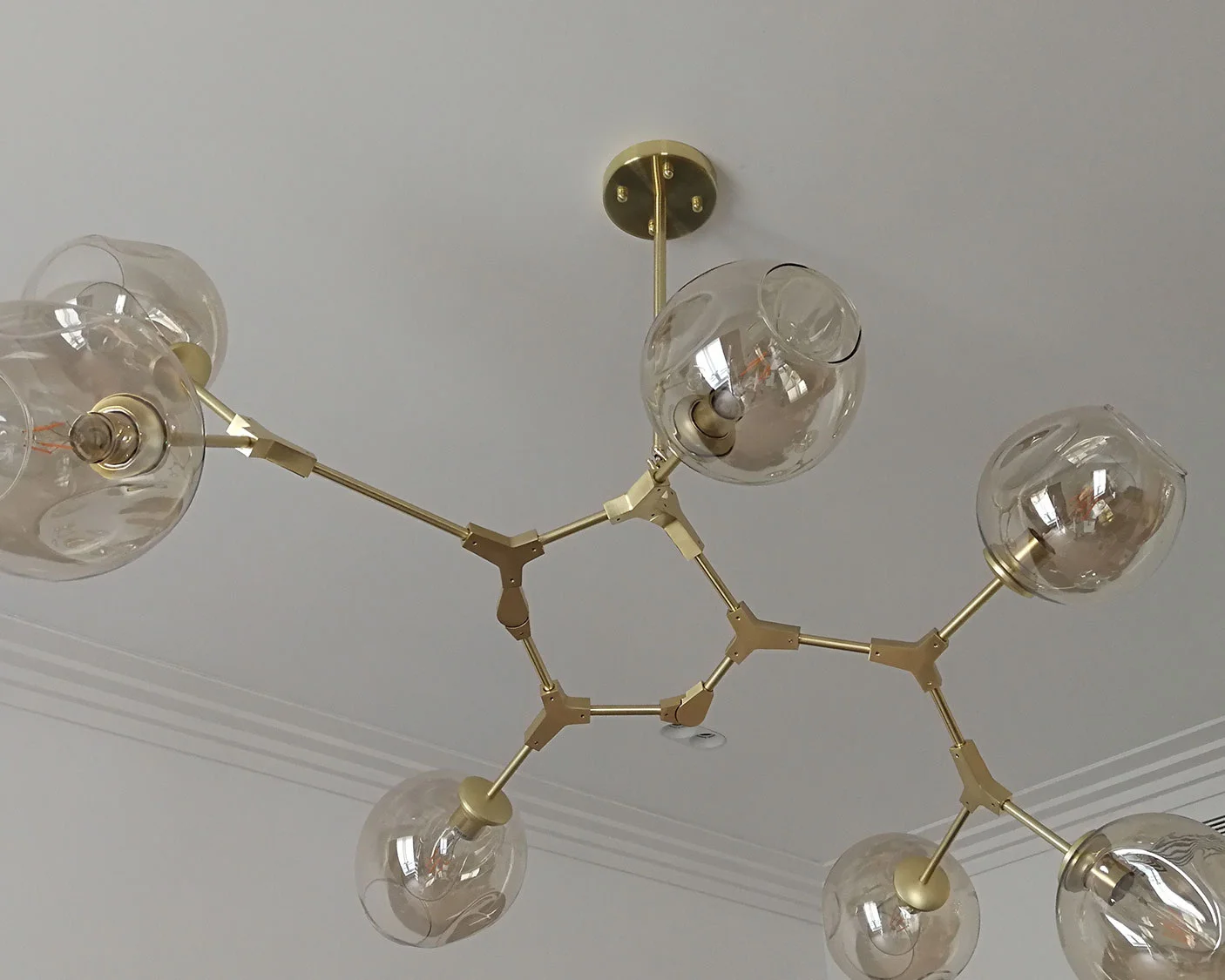 Lampara suspendida-diseño-latón.jpg