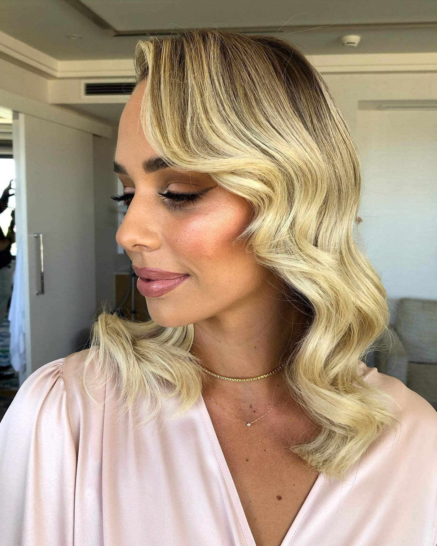 Effortless glam waves for this bridesmaid recently, stunning makeup by the wonderful @ericacoffeymua