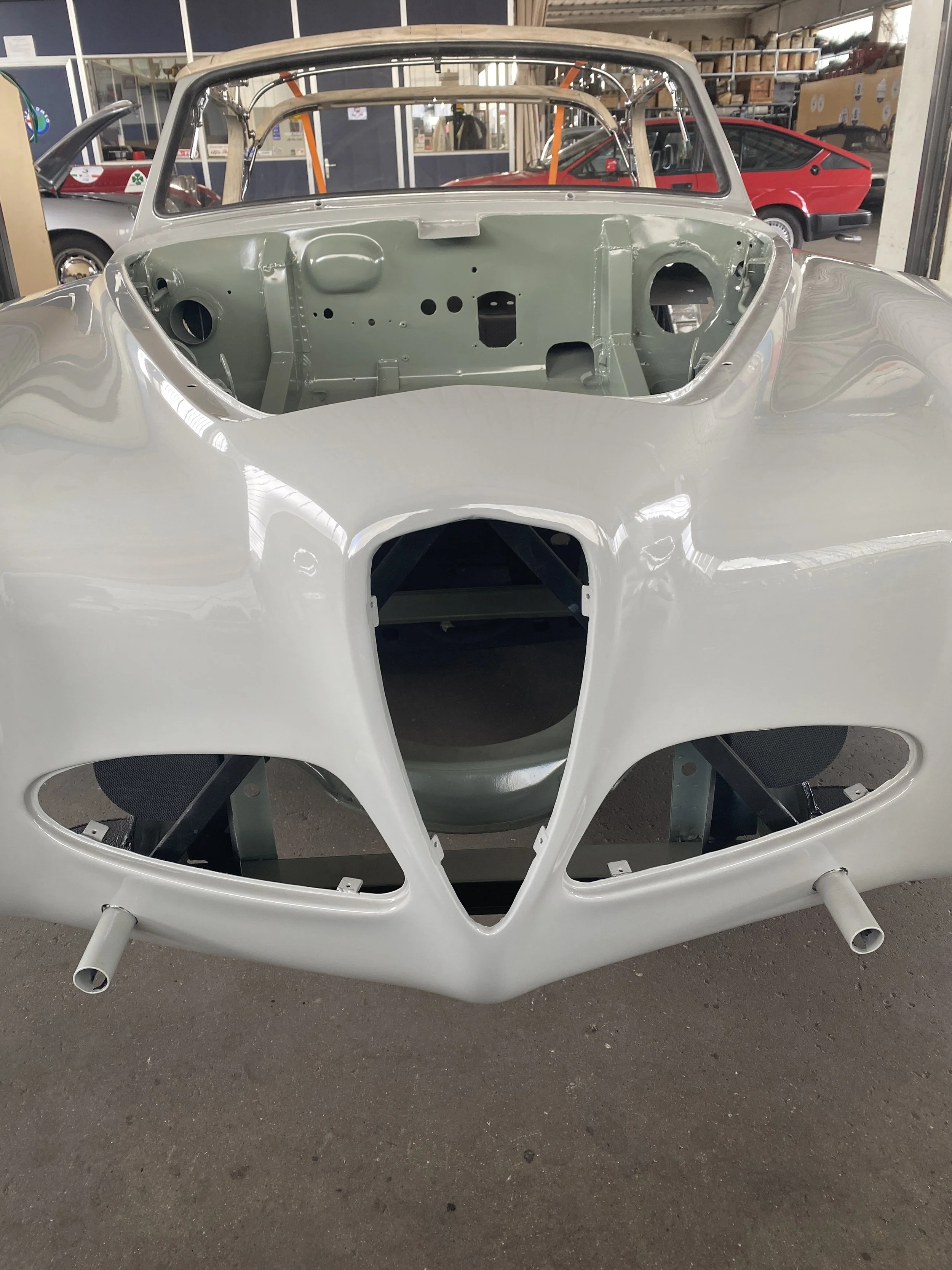 Nuda! Pronta per la meccanica!