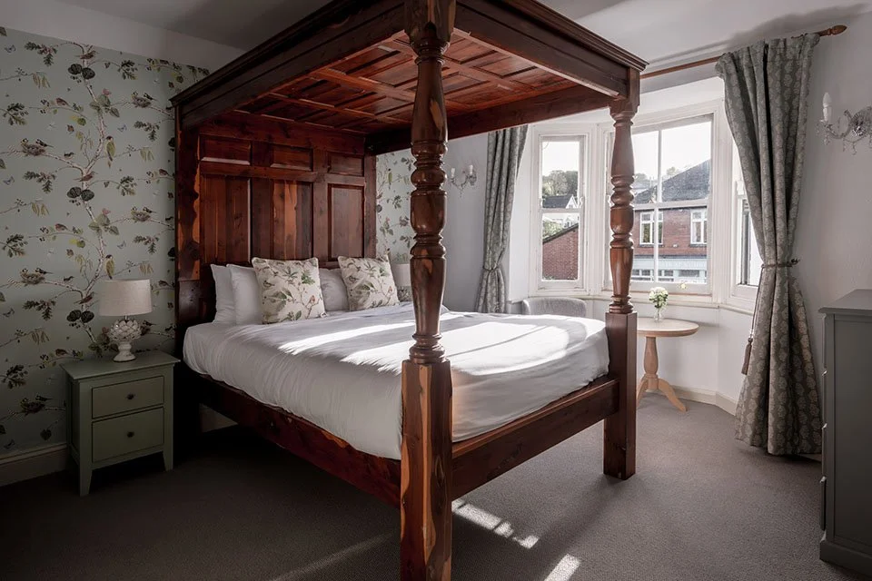 Kings Arms Room 14.jpg