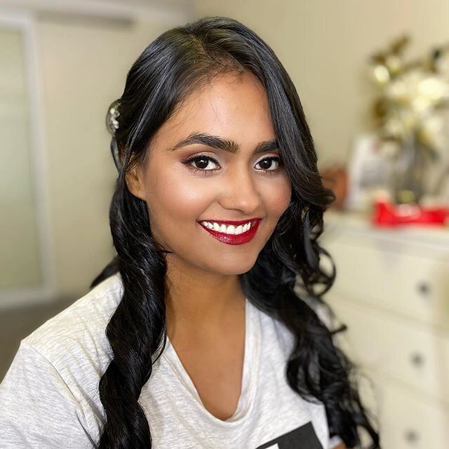 Makeup and hair by @dollvynvanluyn 
Happy Wedding Day, Vidhi ❤️❤️❤️❤️❤️❤️❤️❤️❤️ #perthwedding #perthmakeup #perthmakeupartist  #maturemakeup #makeupartistperth #perthhair #perthhairstylist #wedding #brides #airbrushmakeup