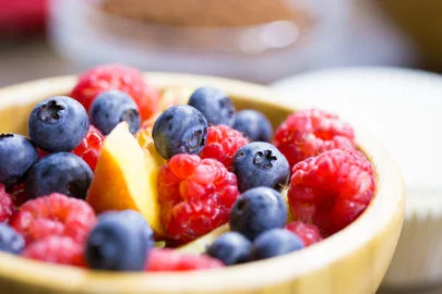 bowl-full-of-healthy-fruits-picjumbo-com-1-405x270.jpg