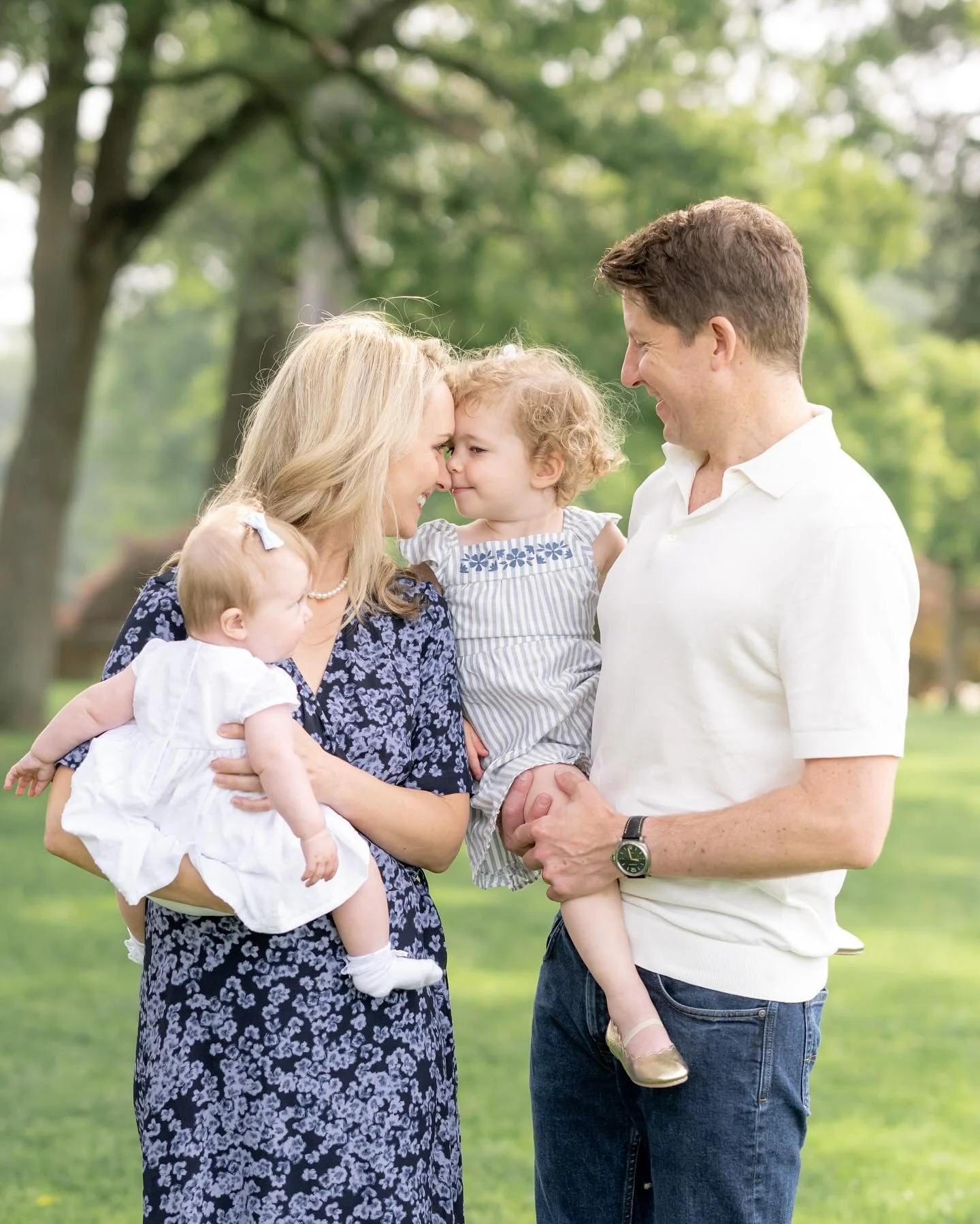 What to expect from a session with me, simple natural, timeless, love and connection. Let's remember the little things, the emotion, the feeling, the way you can't stop kissing them and how they fit in your arms.
#tiffaniphotography1 

#darienmoms #d
