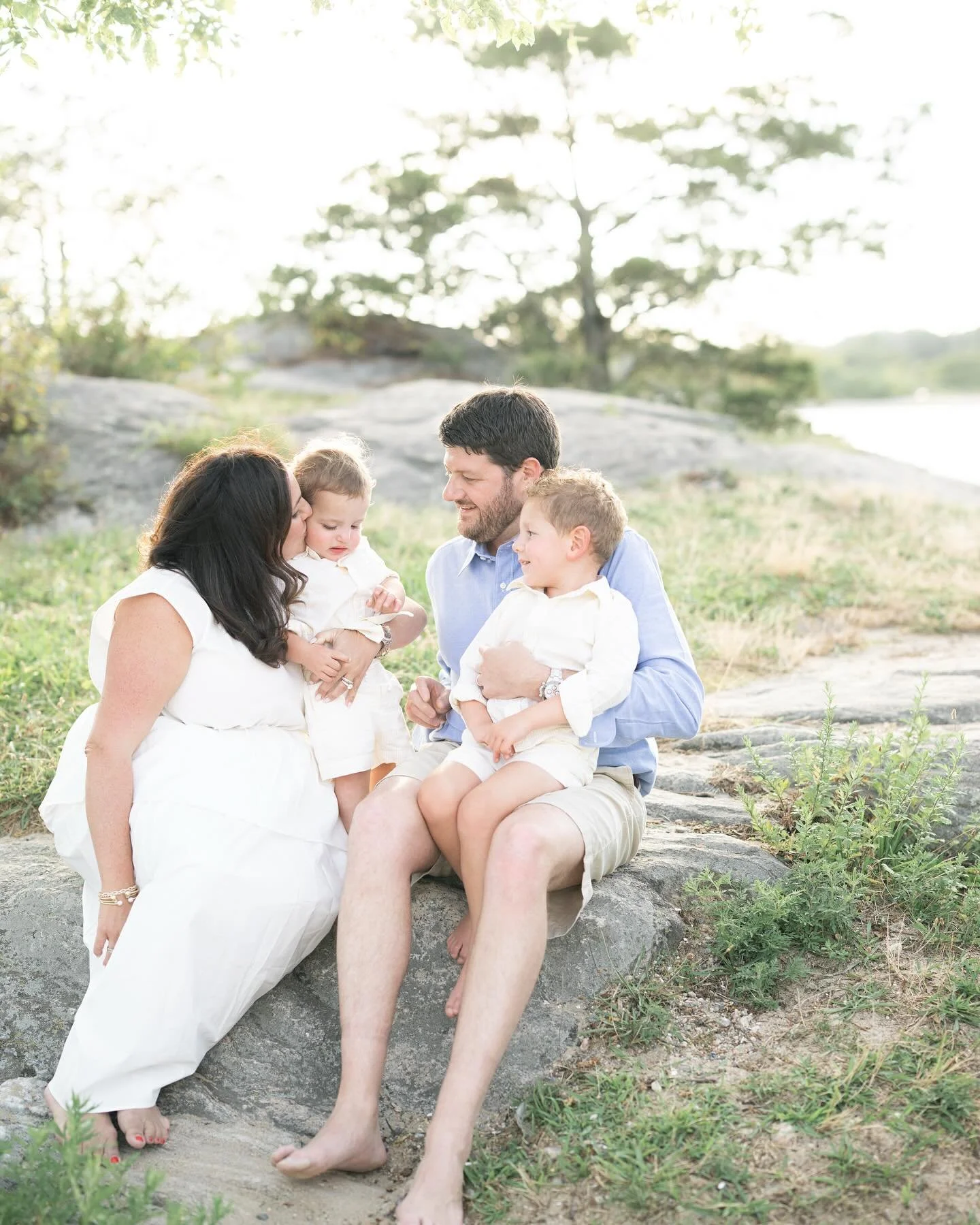 Family sessions are in full swing! My mini sessions are completely sold out but emailing my waitlist everytime something opens! Still booking maternity, newborn and a few full family sessions!!
#tiffaniphotography1 

#darienmoms #darienphotographer #