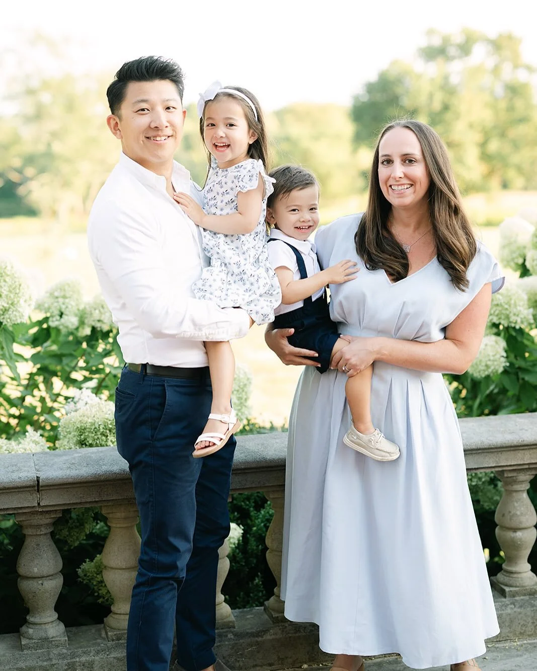Happy Friday !!! I have a weekend FULL of sessions at two favorite locations and one new location. Can't wait to share!

How gorgeous is this family?!?! @sher.not.cher 

#darienmoms #darienphotographer #fairfieldcountymoms #fairfieldcountyphotographe