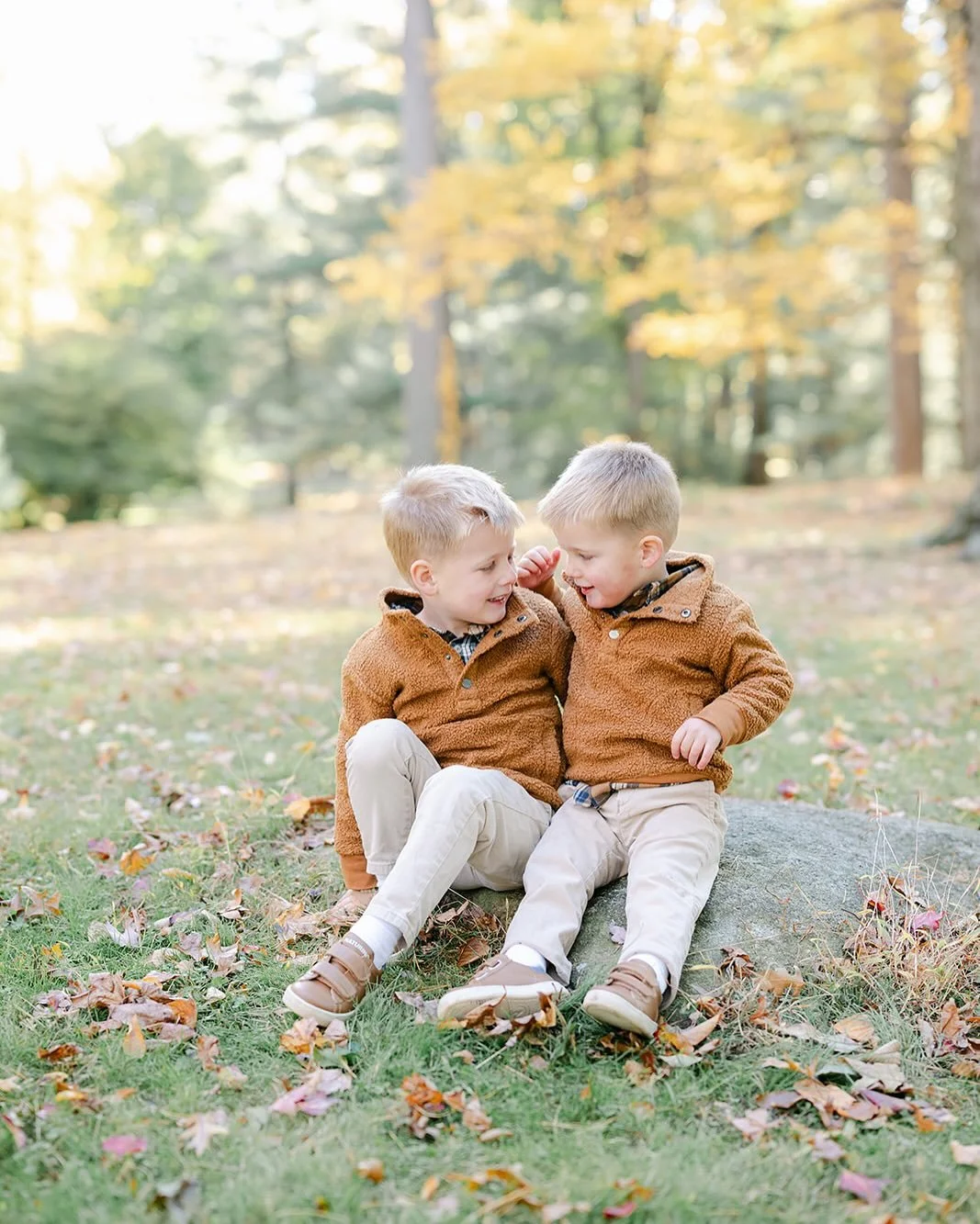 Editing around the clock to get the final fall mini sessions out! Can&rsquo;t wait to see all the holidays cards soon!
#tiffaniphotography1 

#darienmoms #darienphotographer #newcanaanphotographer #newcanaanmoms #ctfamilyphotographer #rowaytonmoms #w