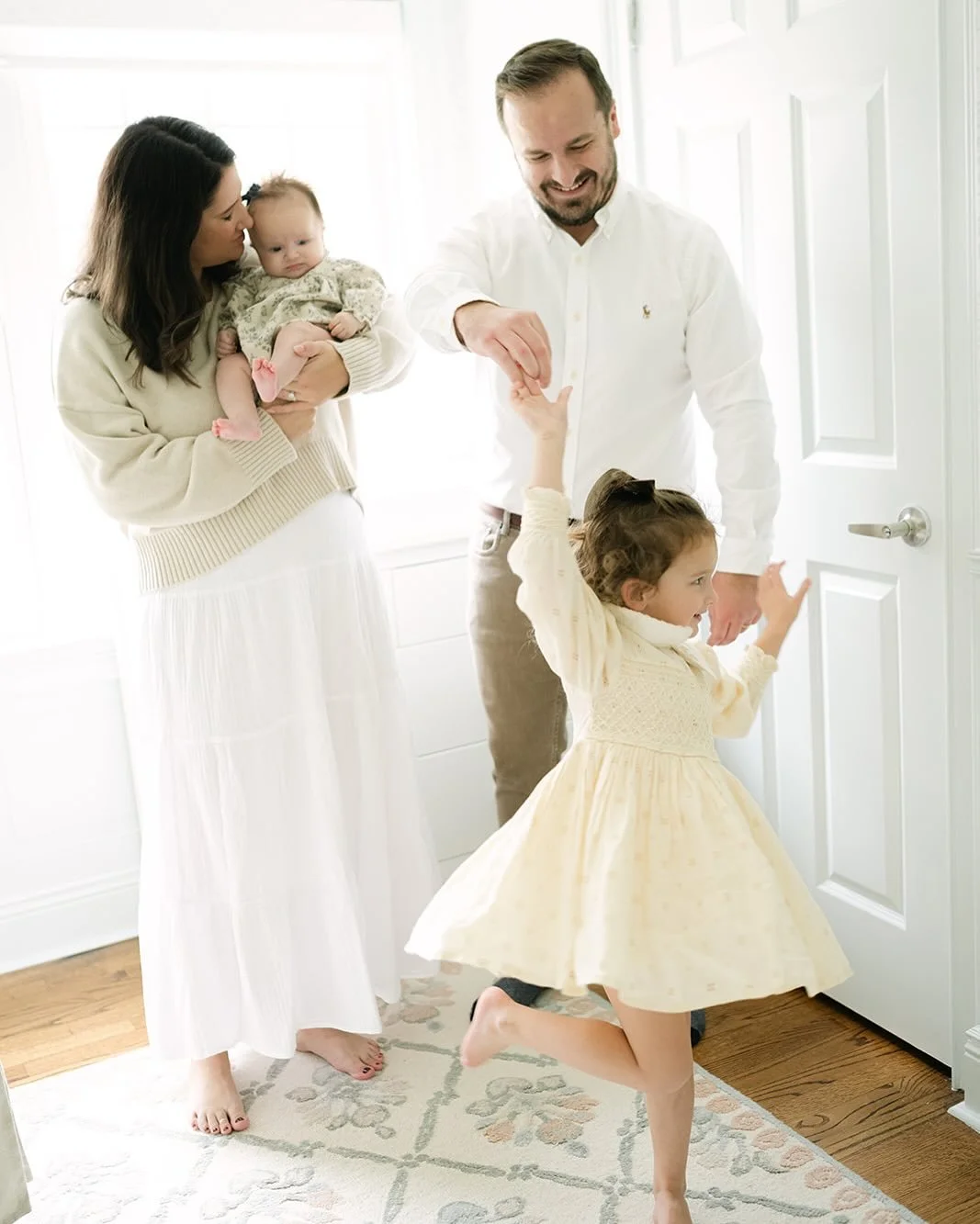 Another chilly morning has me loving cozy indoor sessions!

#tiffaniphotography1 

#themotherhoodanthology #darienmoms #darienphotographer #inhomefamilysession #thekindredpath #rowaytonmoms #westchestermoms #westchesterphotographer #newcanaanmoms #ne
