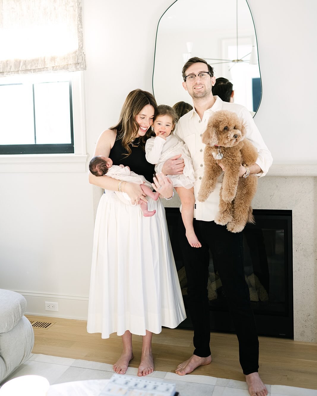 Starting this year with ease, with slowness, with intention. Planning a year with less sessions but more focus on each session, capturing more fleeting moments, more memories. Looking forward to another year of chasing more light and love. Please rea