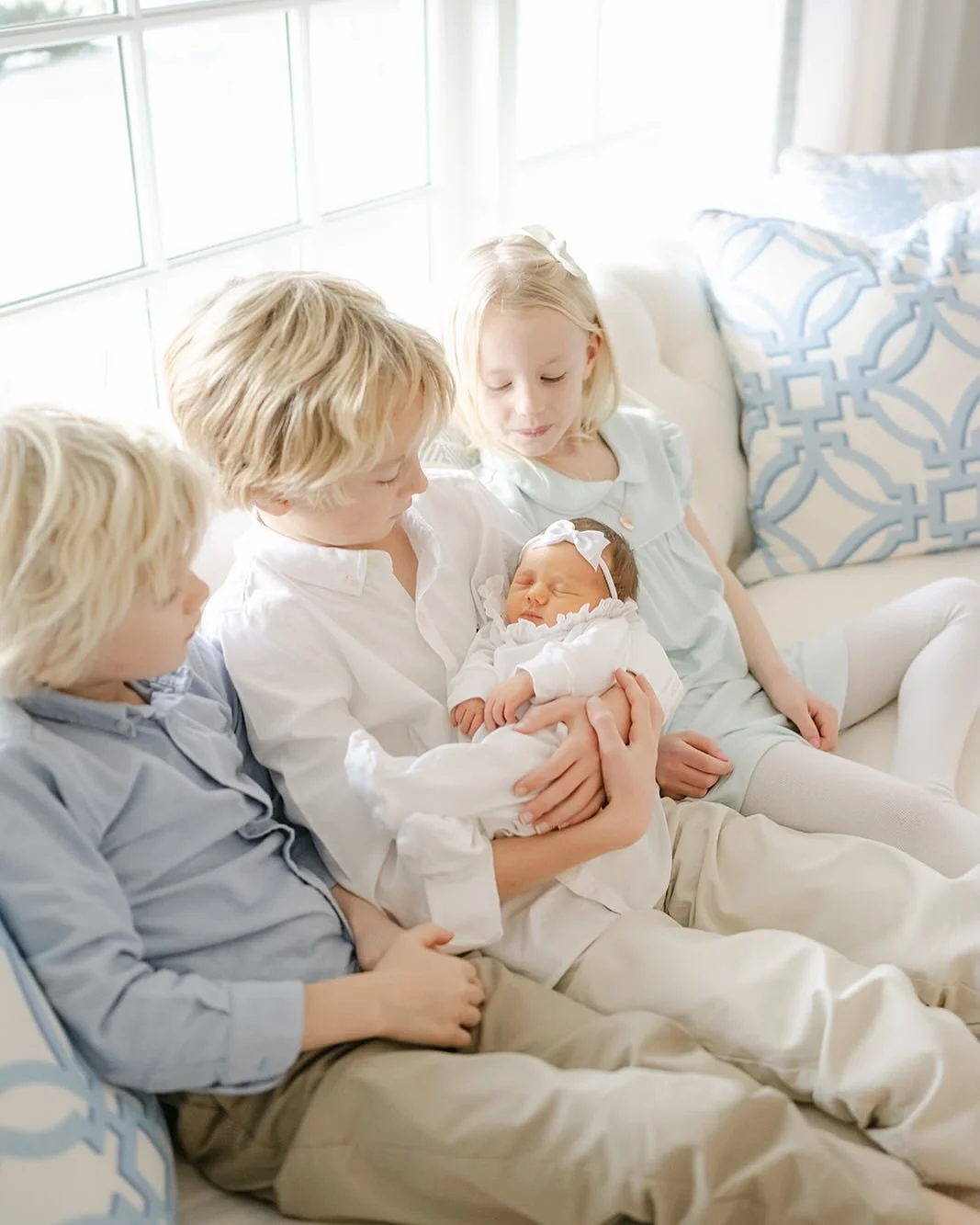 Light and love in these first timeless moments. Loved capturing these cherished moments first home with this beautiful baby girl and the beautiful sibling bond. Sweet girl is lucky to have siblings that just adore her!
#tiffaniphotography1 

#darienm