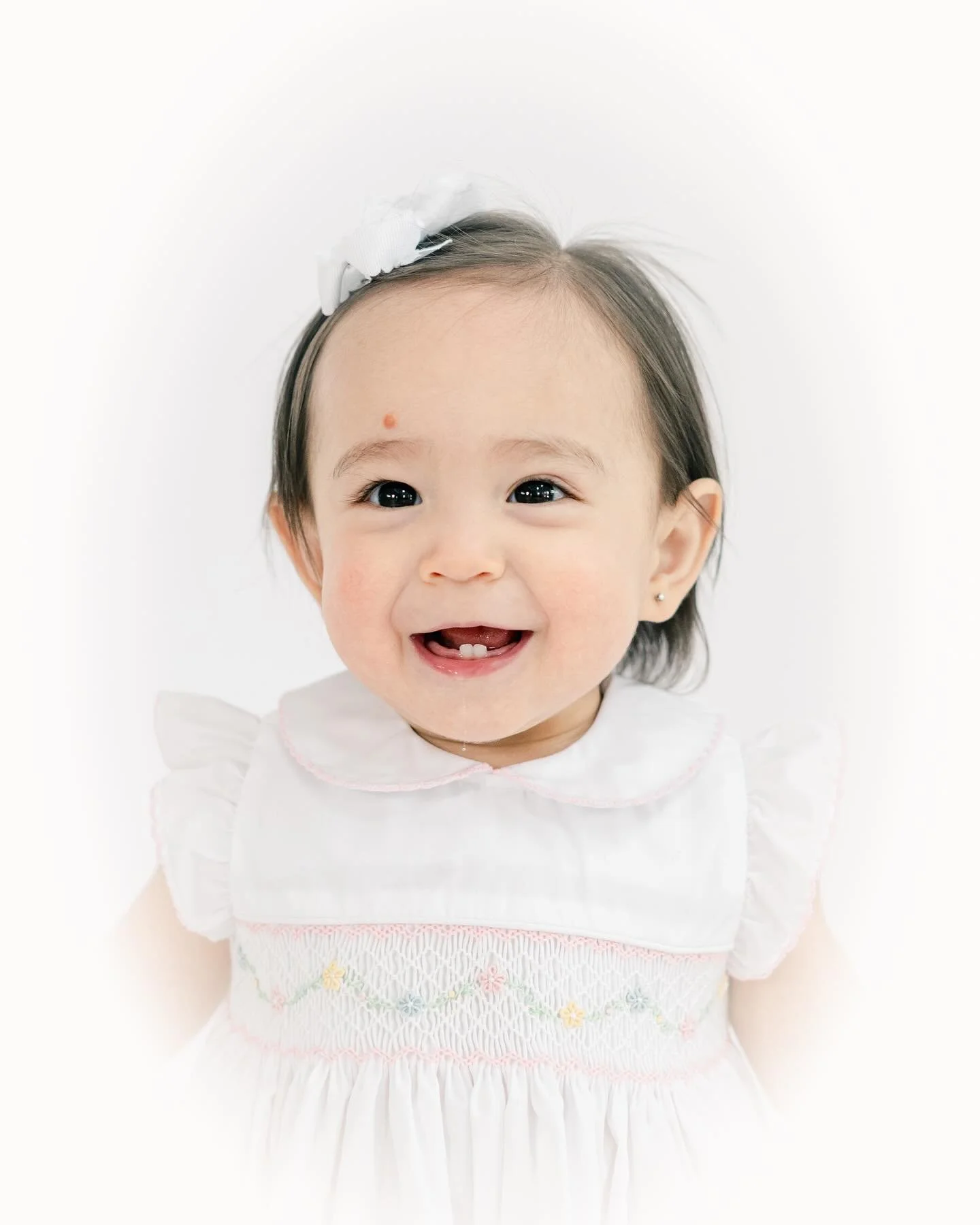 Heirloom with a little personality mixed in! Such a joy to capture little faces and big personalities! April newsletter coming tomorrow with one June heirloom date!

#darienmoms #darienphotographer #heirloomphotos #heirloomphotography #newcanaanmoms 