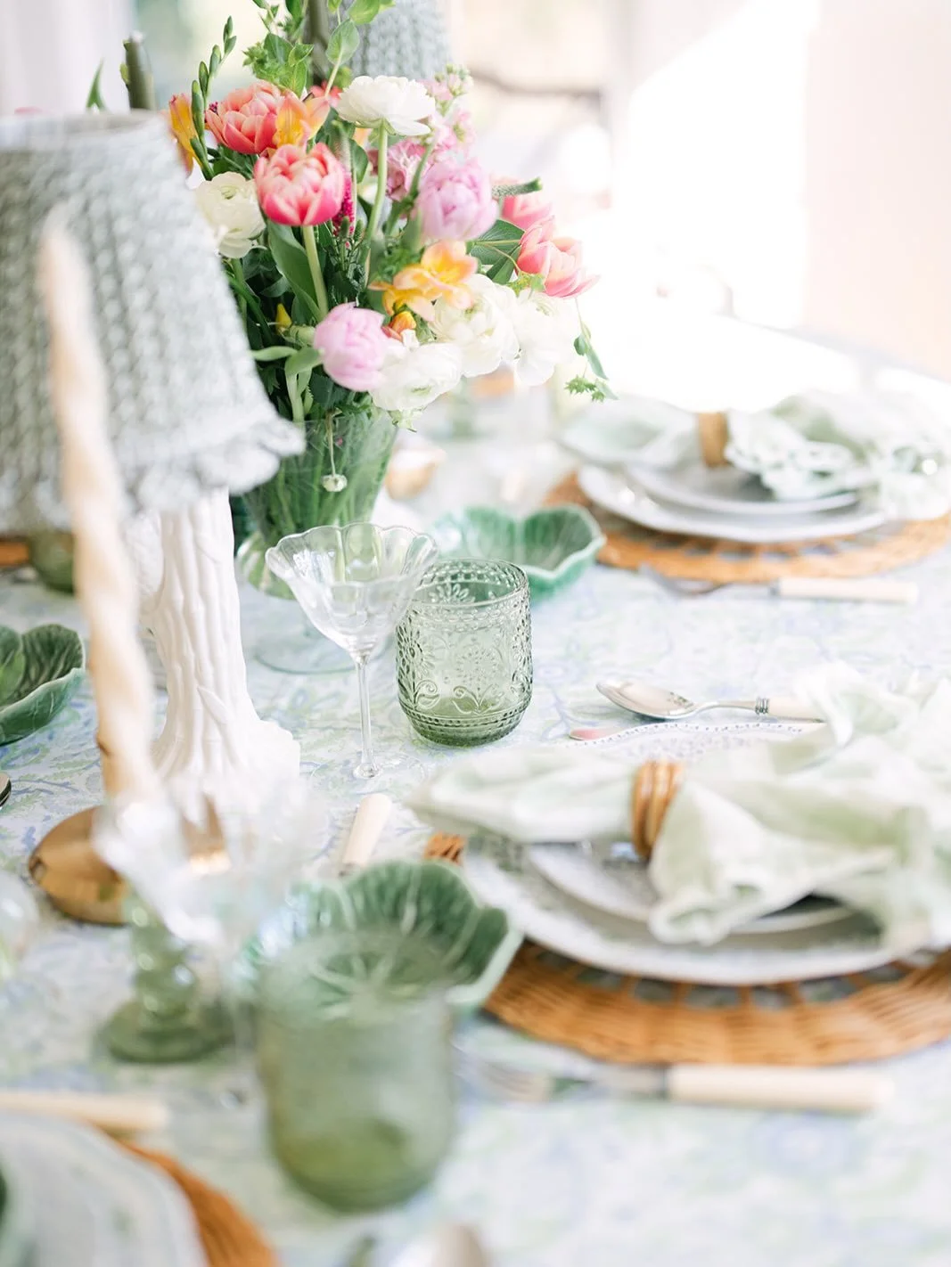 I hope everyone had a happy Easter!

I am excited to share a few photos from a recent branding session with a dear friend @gathernfete . She is so talented and designs the most beautiful table settings and decor! I highly recommend checking her out! 