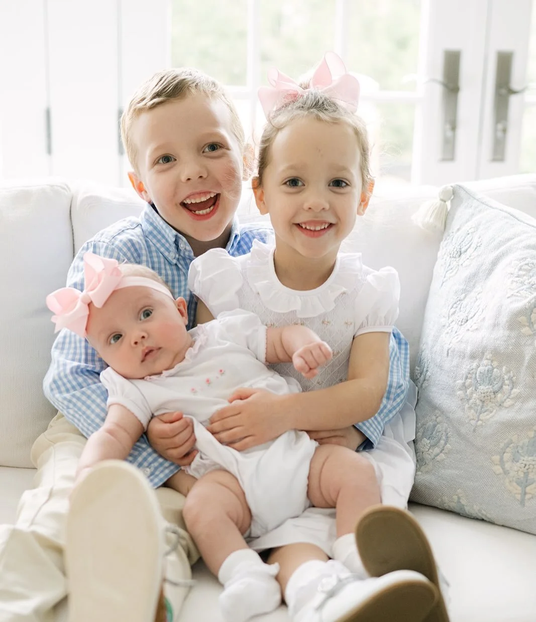 Sweet moments from a recent newborn session! 

#darienmoms #fairfieldcountymoms #westchestermoms #newcanaanmoms #themotherhoodanthology