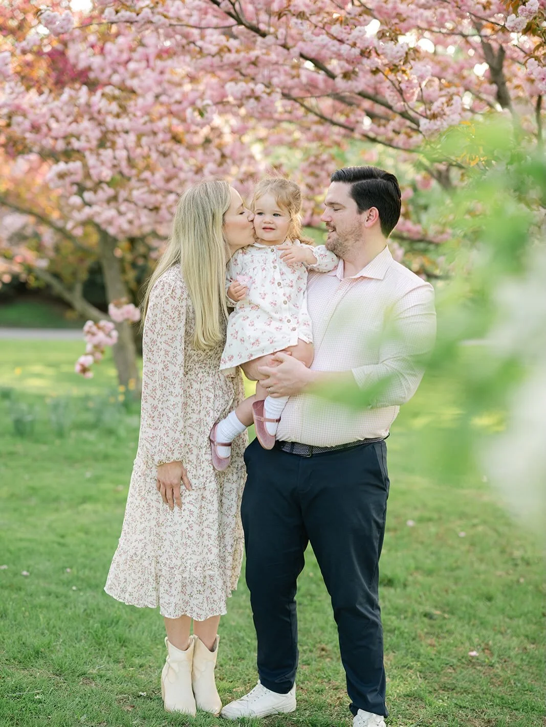 I have fallen in love with Spring mini sessions! The beauty, the love, the soft warm light. Perfect way to capture your family&rsquo;s memories.

#darienmoms #newcanaanmoms #springfamilyphotos #westchesterfamilyphotographer #fairfieldcountyfamilyphot
