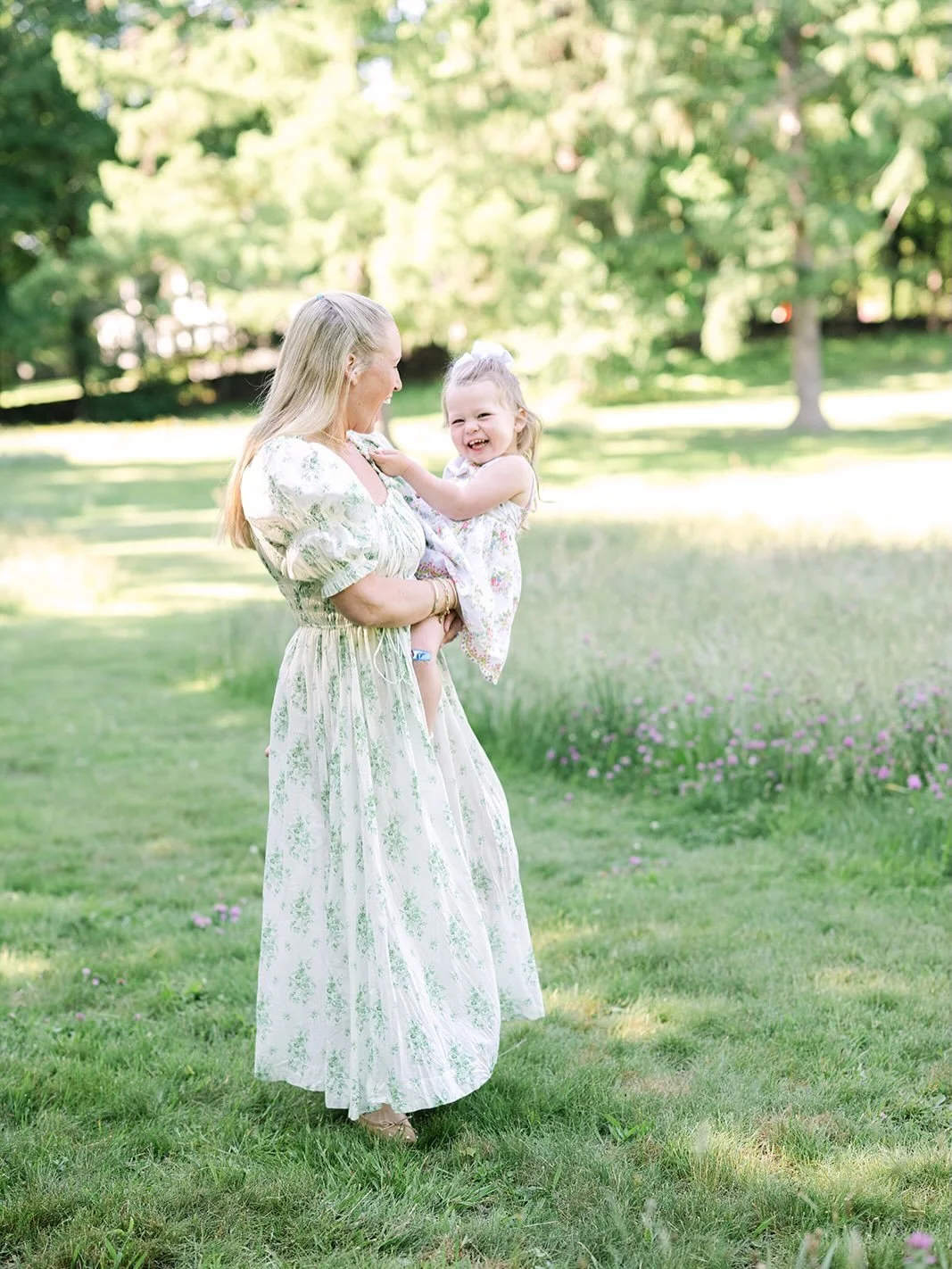 Just under two weeks left of school here and summer officially starts. Always bittersweet to have another year pass but ready for some slower days with my girls. 

Loved capturing this family on a beautiful summer morning @terseyjacobsen . The sweet 