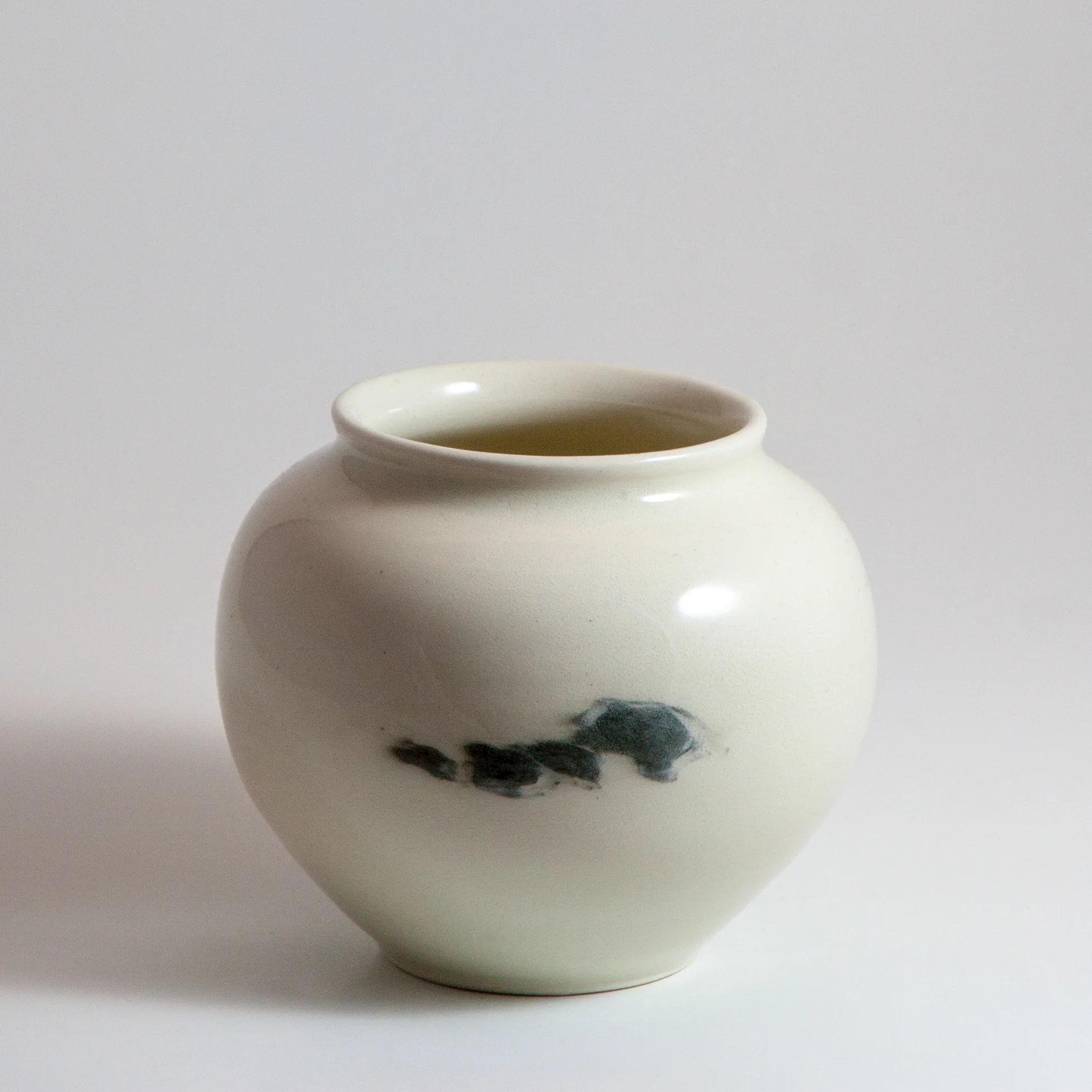 Porcelain Vase with dark clay inlay