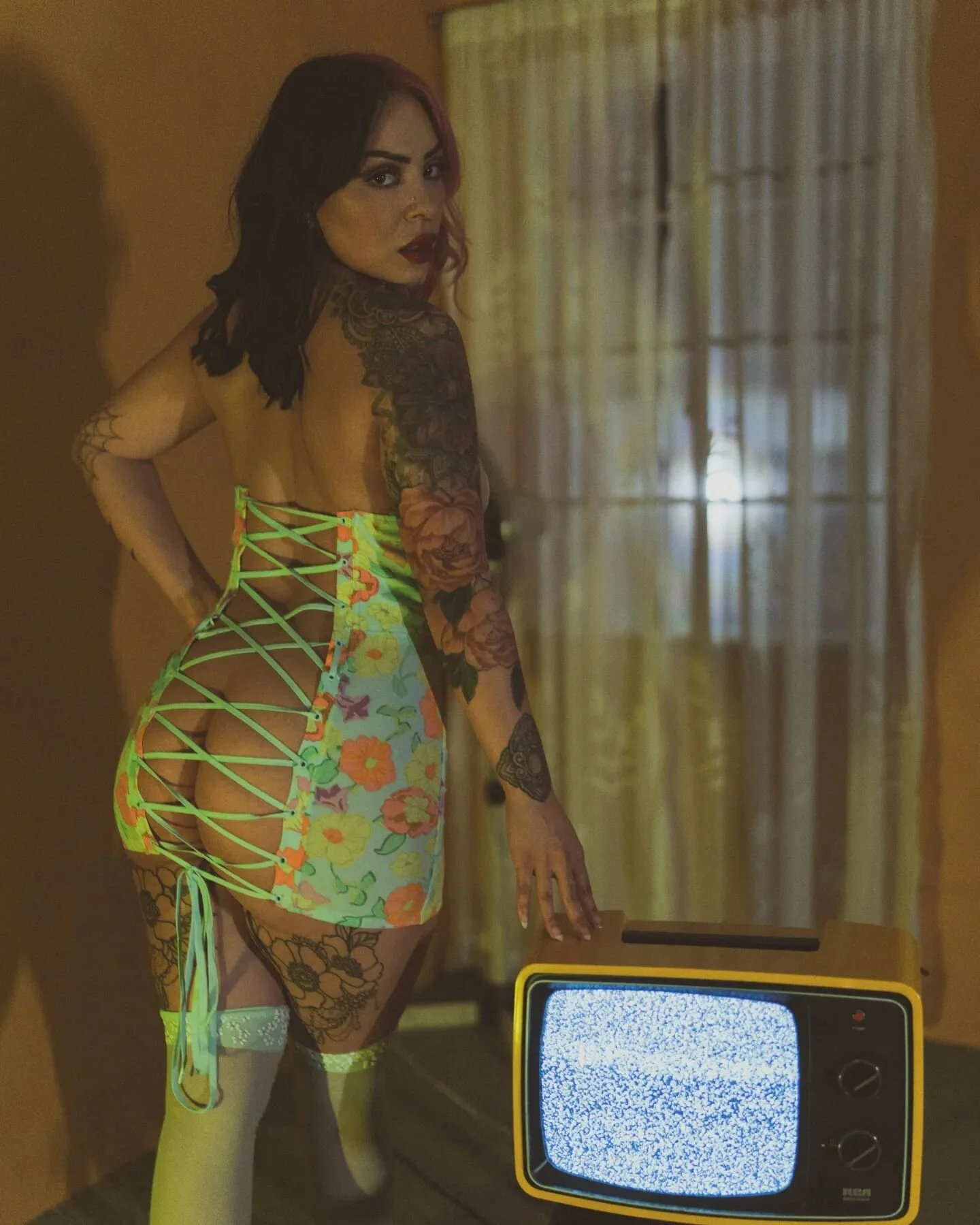 God of War Ragnarok is dropping on hump day. Who else is excited
&bull;
&bull;
&bull;
&bull;
#humpday #createcommune #lensculture #boudoir #phoenixmodels #walkwithlocals #streetmeetdc #streetmeetwa #streetmeetla #suicidegirls #latina #beauty #aovport