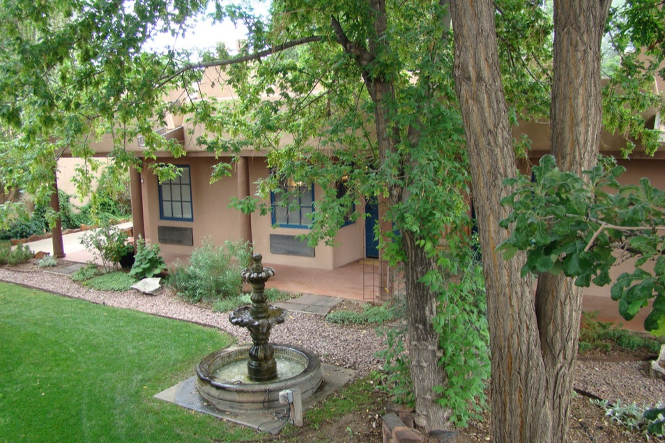 Taos Inn Courtyard.jpg