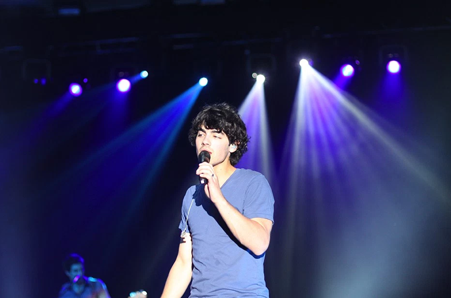 Jonas-concert.png