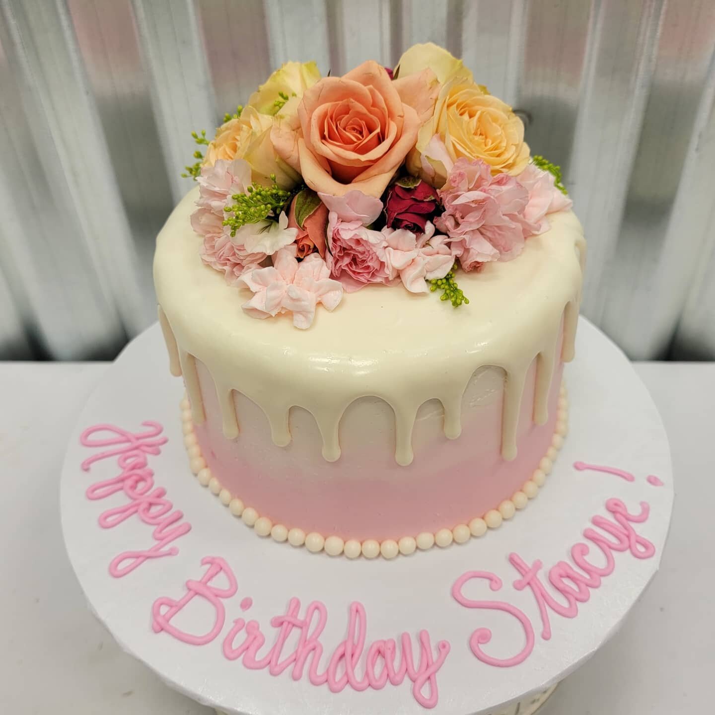 Happy birthday Stacye!

#sweetnessinyourlife #bestcakeson30a #birthdaycakes #cakesofinstagram #seagroveplaza #southwalton #30alocalbusiness #madefromscratch #madewithlove #sweeton30a