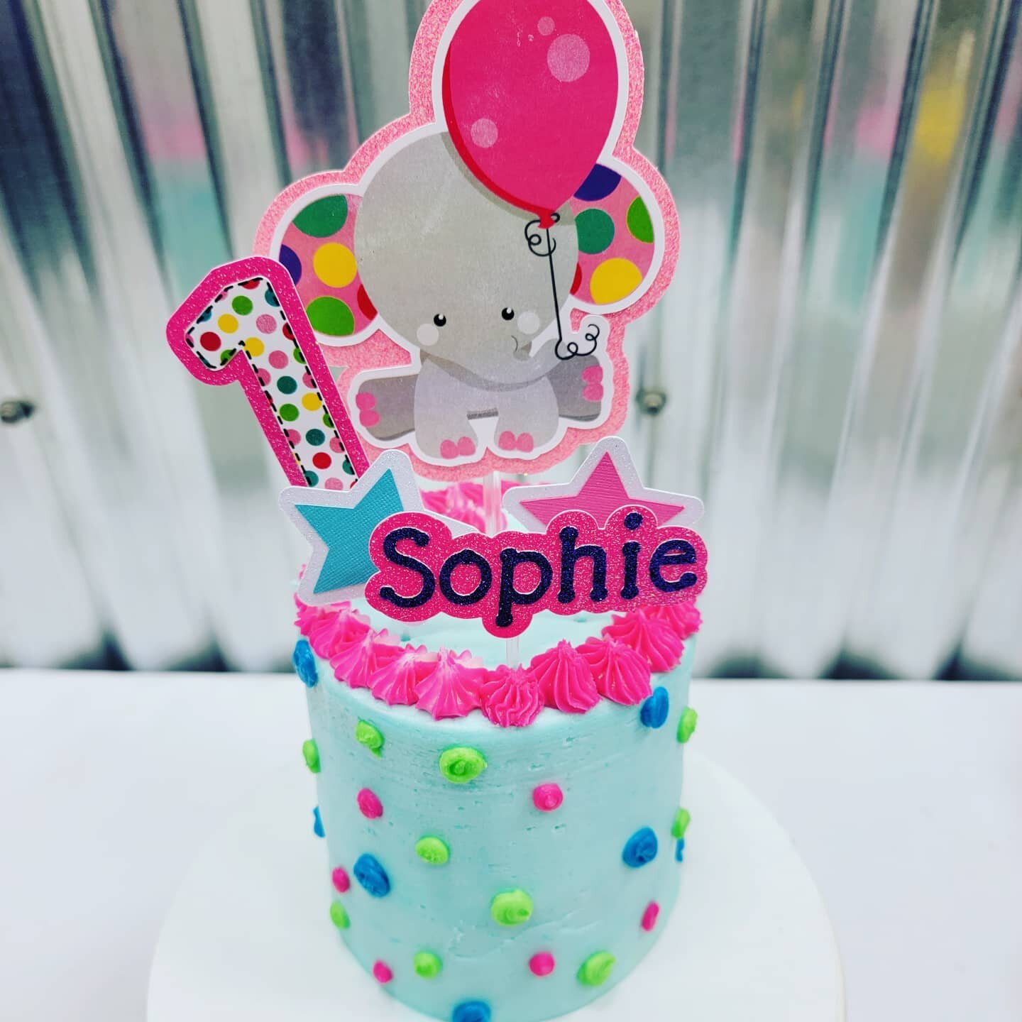 We love designing custom toppers for our cakes! 

#sweetnessinyourlife #bestcakeson30a #smashcakes #customcaketoppers #cakesofinstagram #seagroveplaza #southwalton #30alocalbusiness #madefromscratch #madewithlove #sweeton30a