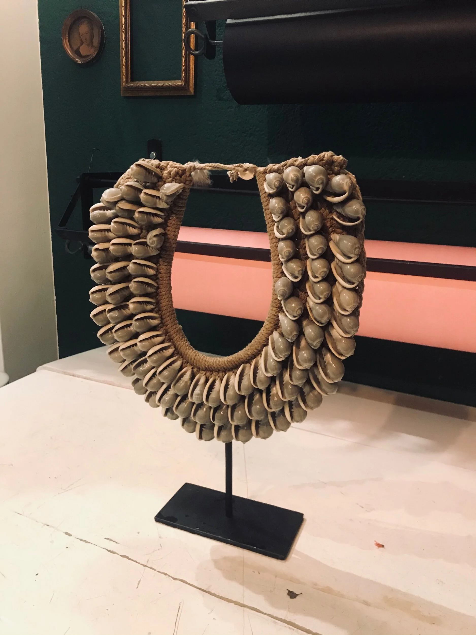 collier plumes coquillages décoration