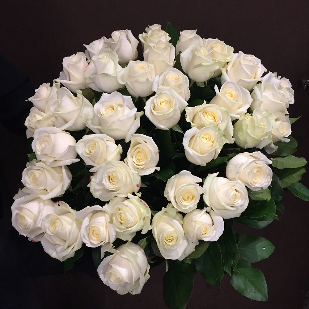 14-Bqt-de-roses-blanches-copie.webp