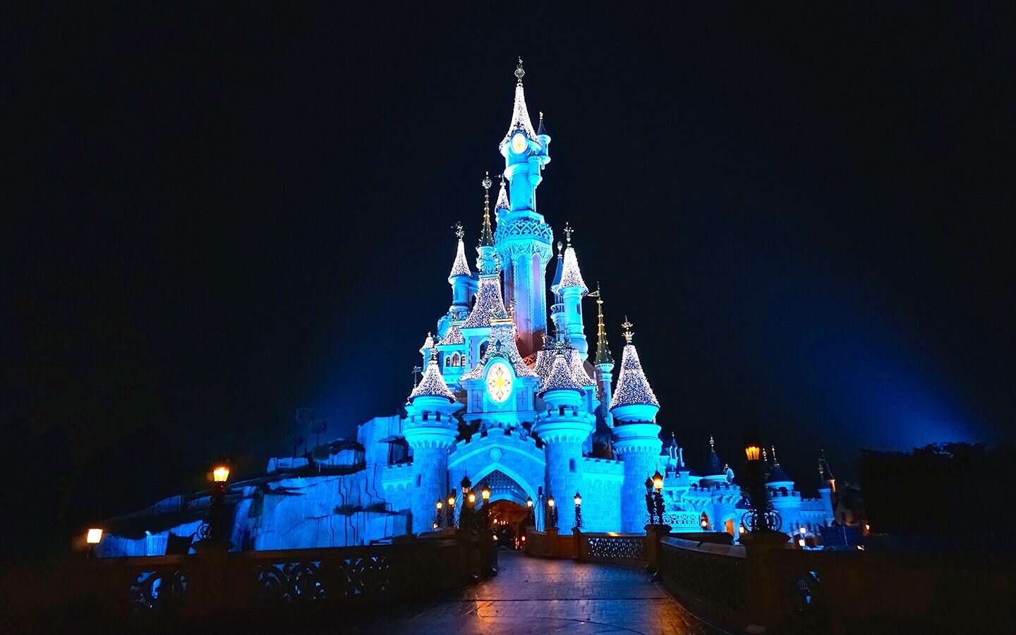 Disneyland Paris at Christmas.jpg