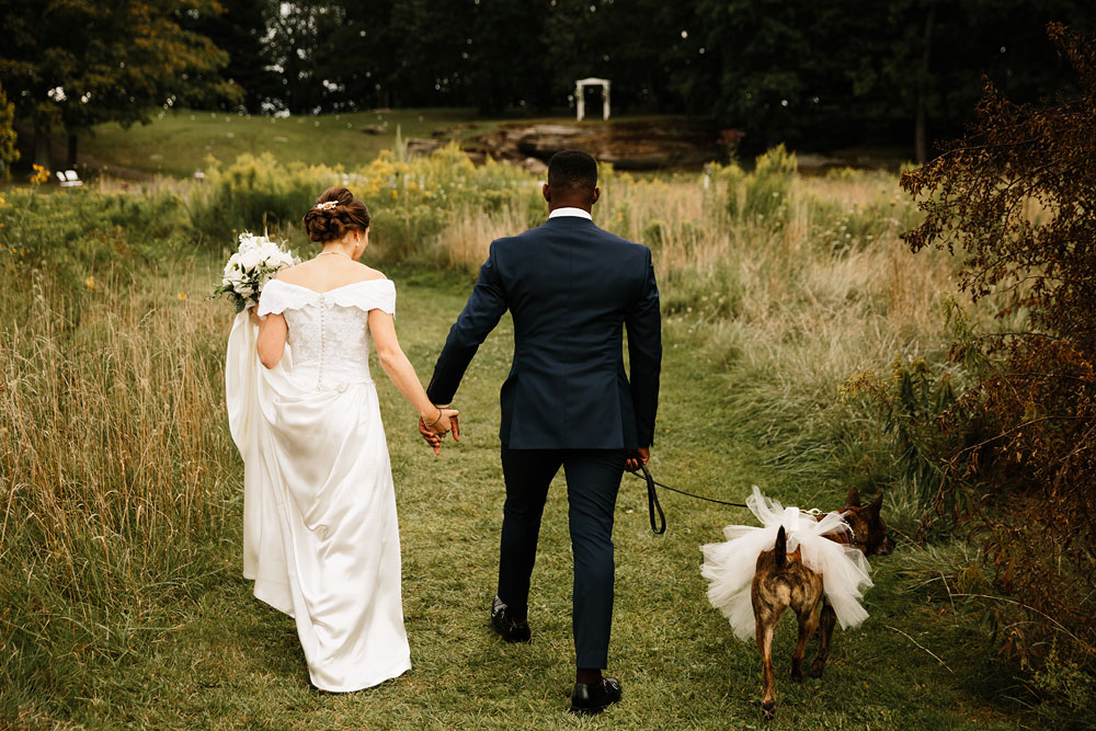 pattersons-fruit-farm-orchard-hills-center-wedding-photography-chesterland-ohio-cleveland-wedding-photographers-80.jpg