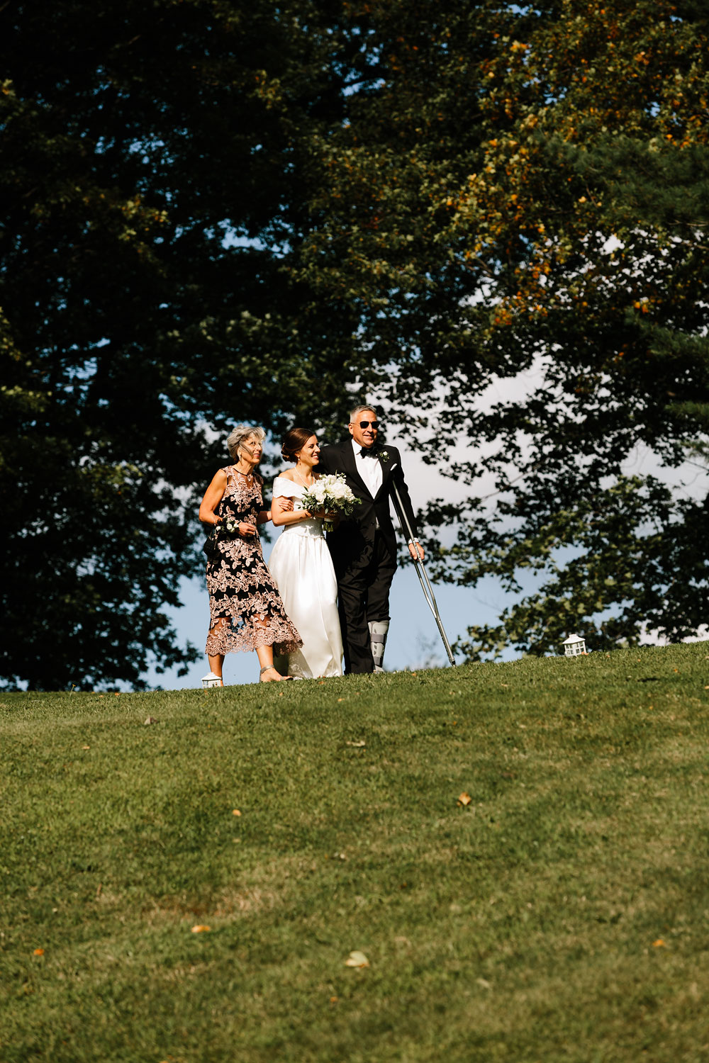 pattersons-fruit-farm-orchard-hills-center-wedding-photography-chesterland-ohio-cleveland-wedding-photographers-110.jpg