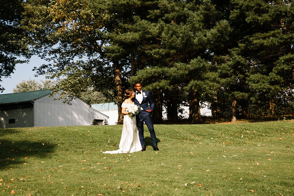 pattersons-fruit-farm-orchard-hills-center-wedding-photography-chesterland-ohio-cleveland-wedding-photographers-123.jpg