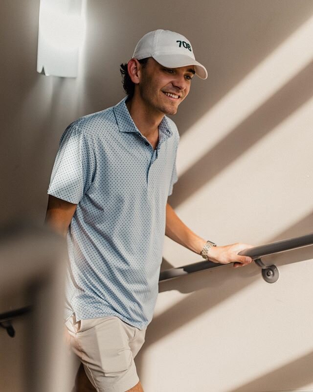 Mizzen + Main for all day comfort from indoors to outdoors. This Phil Mickelson Polo is 30% OFF right now!
PC: @novelwonder | #lcclothier #dresswell #mizzenandmain