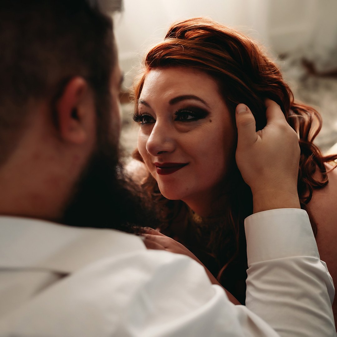 ✨Behind every couple's shoot is a story of intertwined fates, shared dreams, and personal growth. Today's feature is a simple couple, but you can see in their eyes they have a story. Their laughter was contagious, their glances tender. Do you remembe