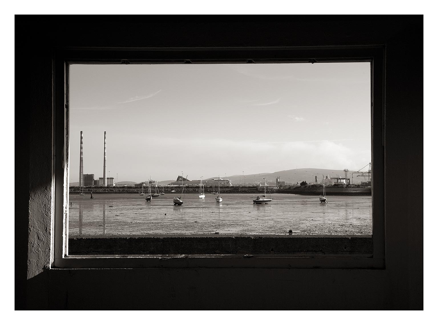 7x-Long-Shelter-Window-.jpg