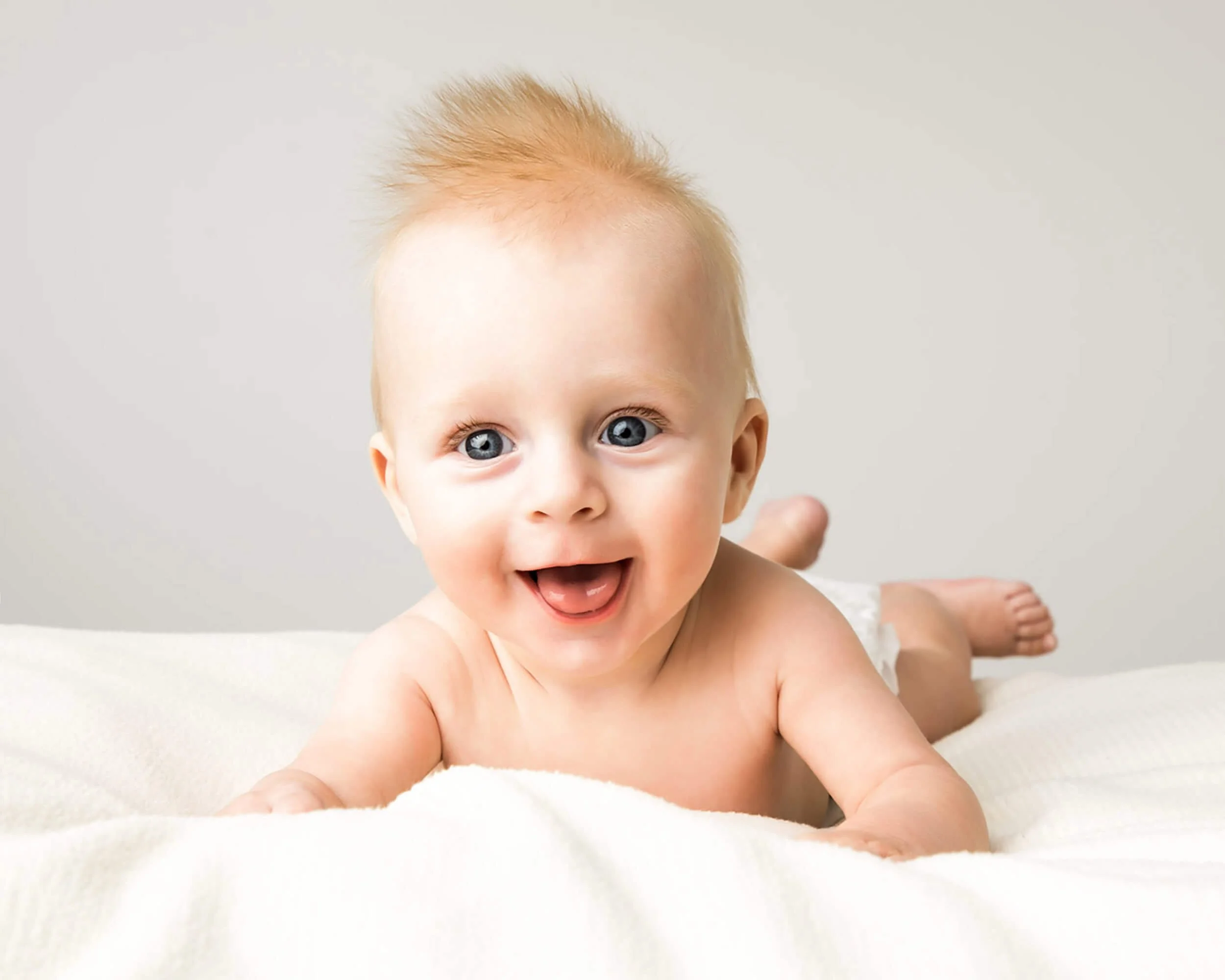 Smiling-Baby-Blanket-Sticking-Up-Hair.JPG
