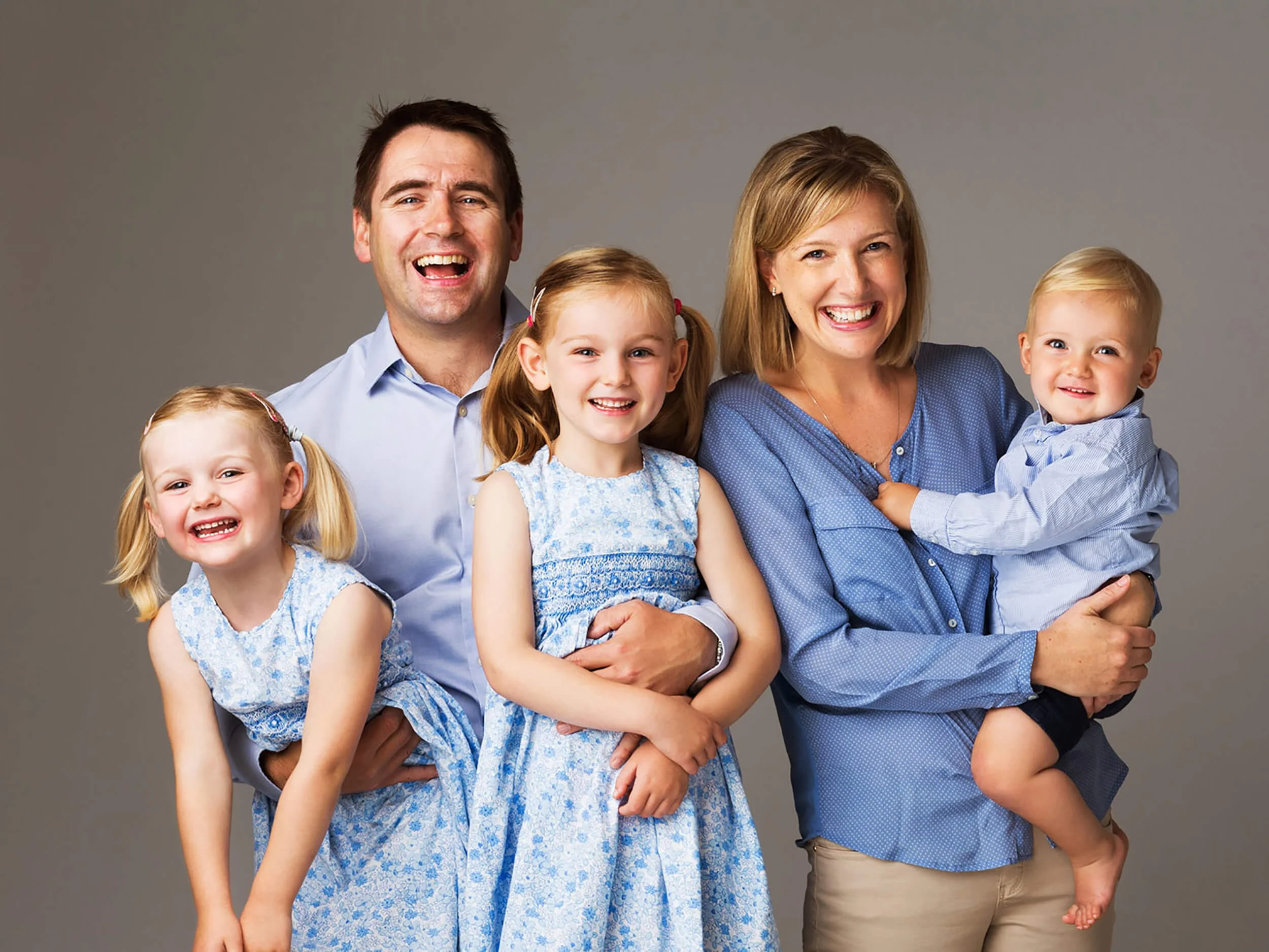 Family-of-five-in-blue.JPG