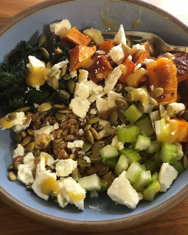 I&rsquo;ve been previewing cookbooks from the library before committing to buy them. Saladish by @nesoreneli is definitely earning a place on my cookbook shelf. This farro salad is not in her book, but it&rsquo;s inspired by her approach to vegetable