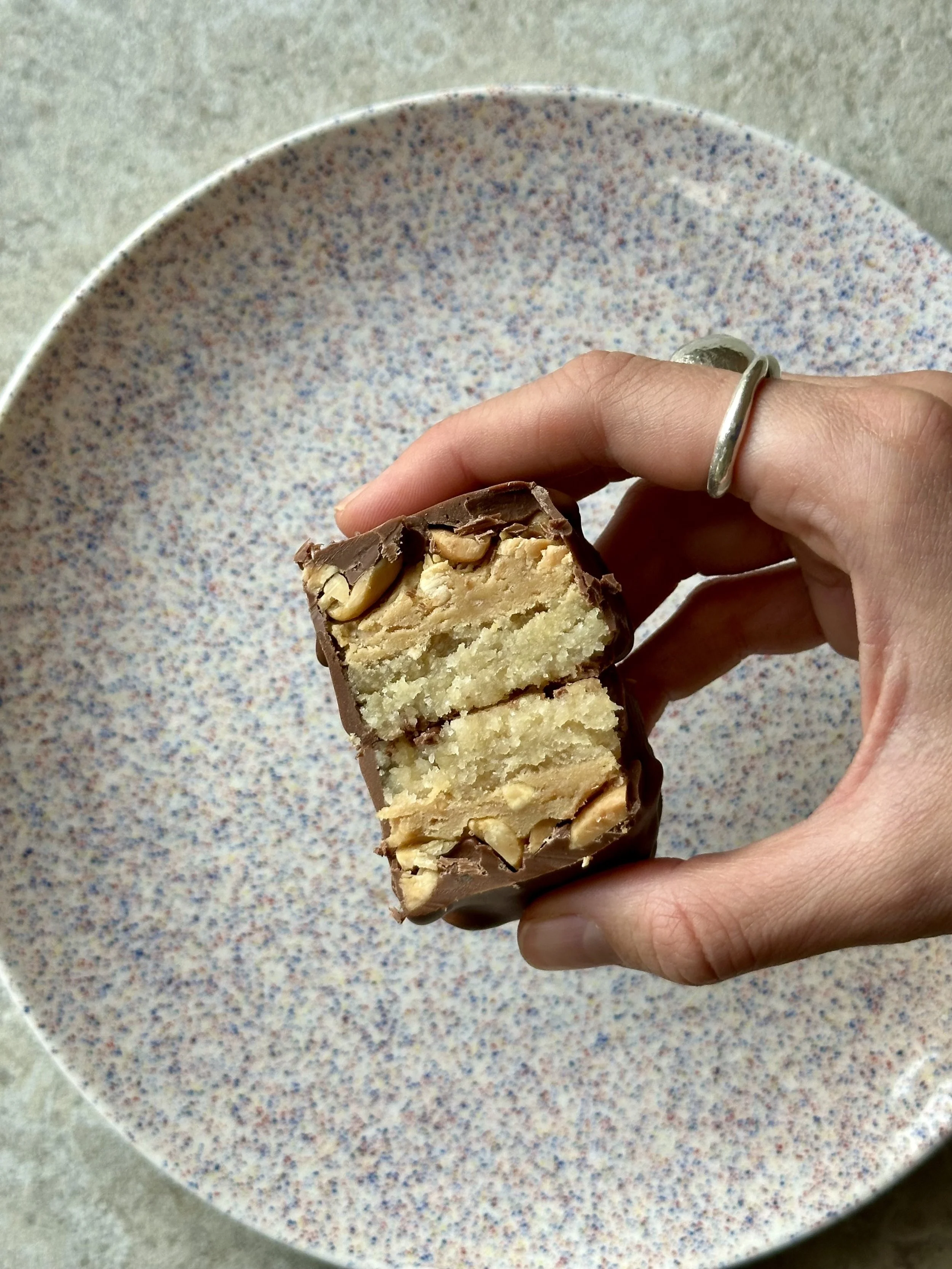 Riešutų batonėliai arba sveikesni Snickers’ai