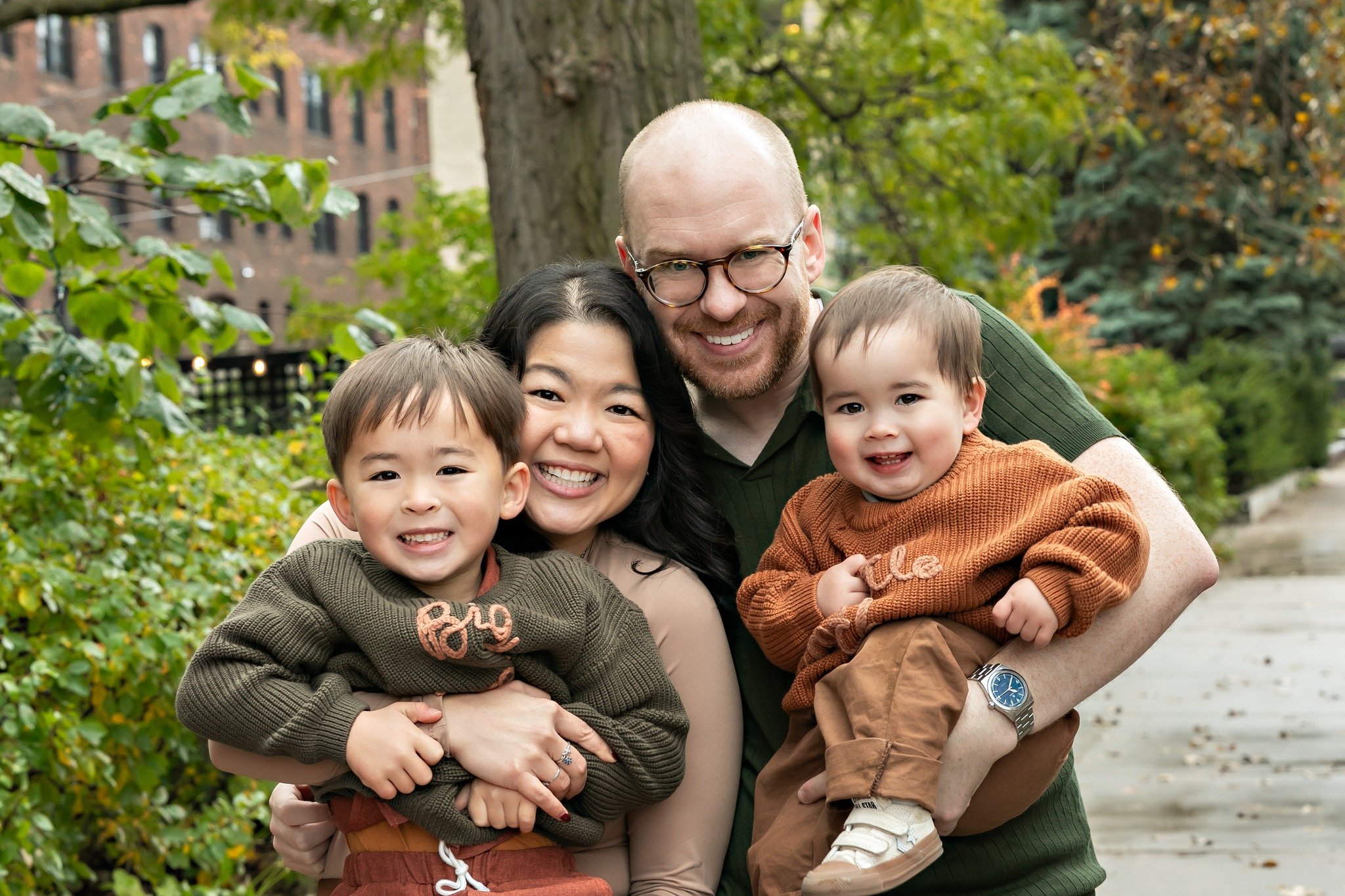 This sweet fam brought all the cozy vibes &mdash; and just wait till you see the rest 😍

&ldquo;We literally never cease to be amazed by the photos you are able to capture for us and how quickly you turn them around.&rdquo; &larr; seriously, this ma