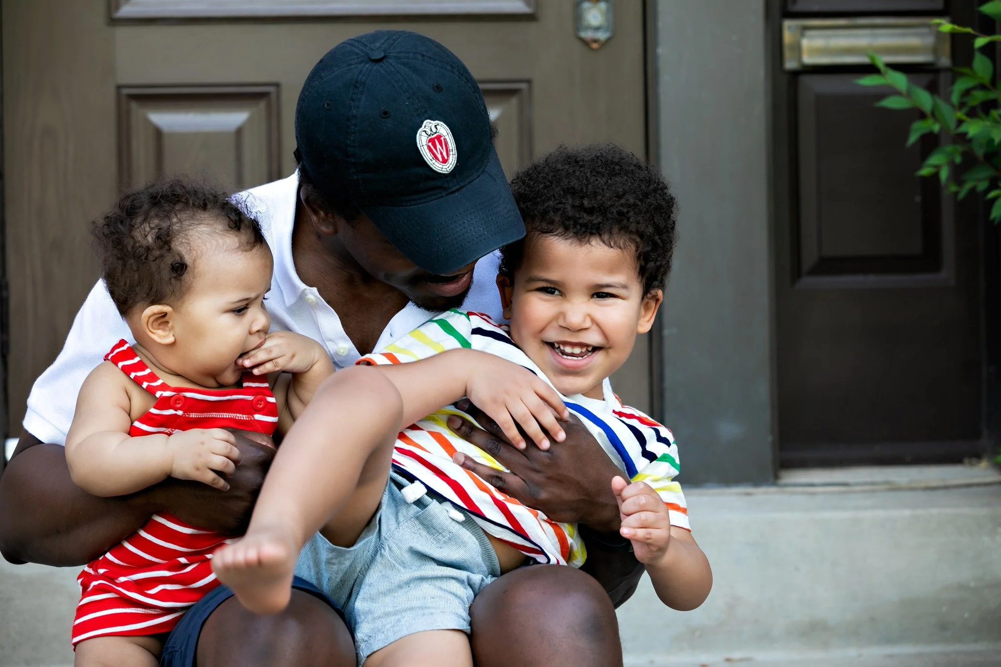 Giggle attacks are my favorite type of chaos 😄🏡💛 (squeeze those kiddos close). 🤗