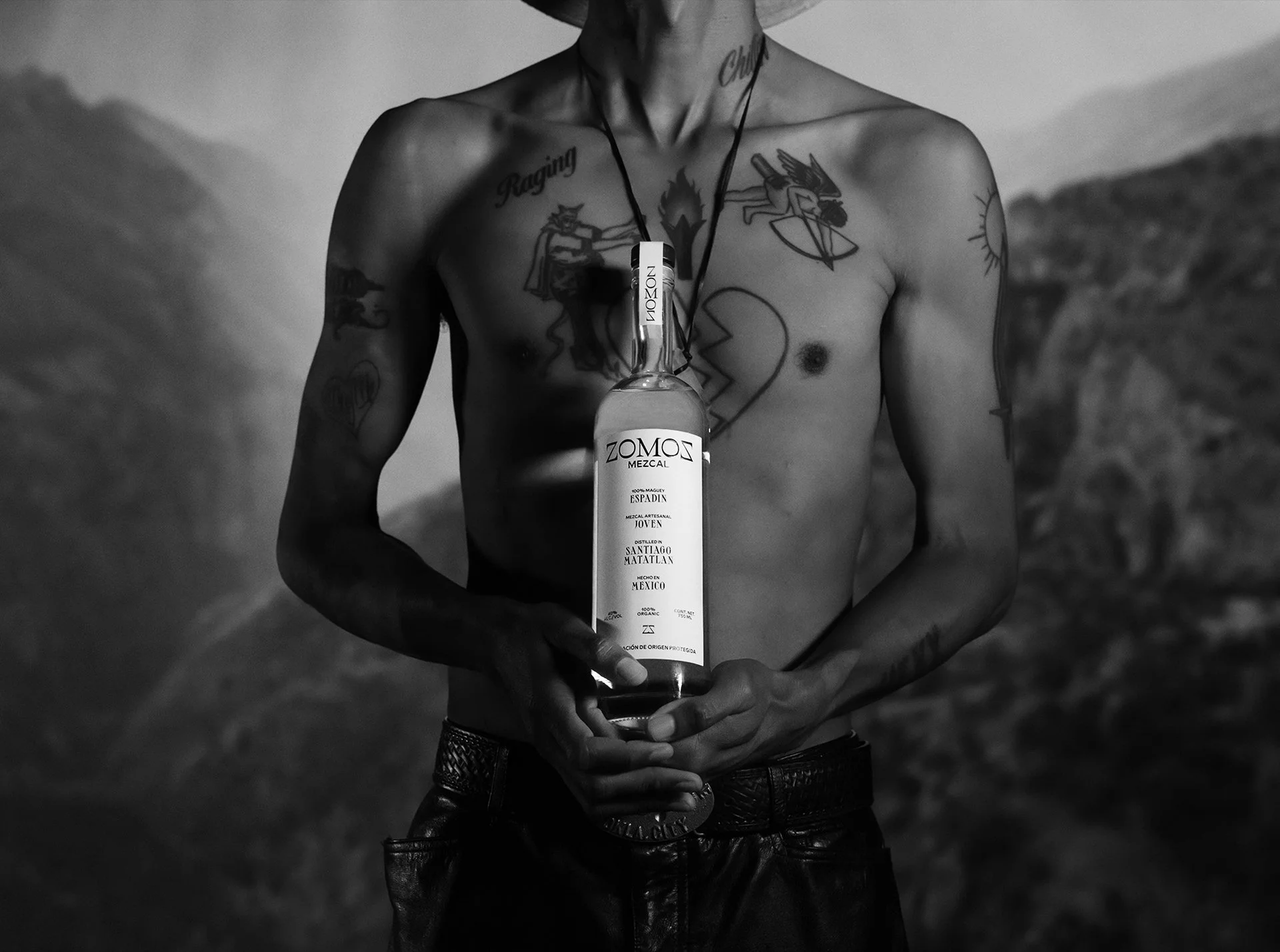 1920X1080.ZOMOZ.BOTTLE.jpg