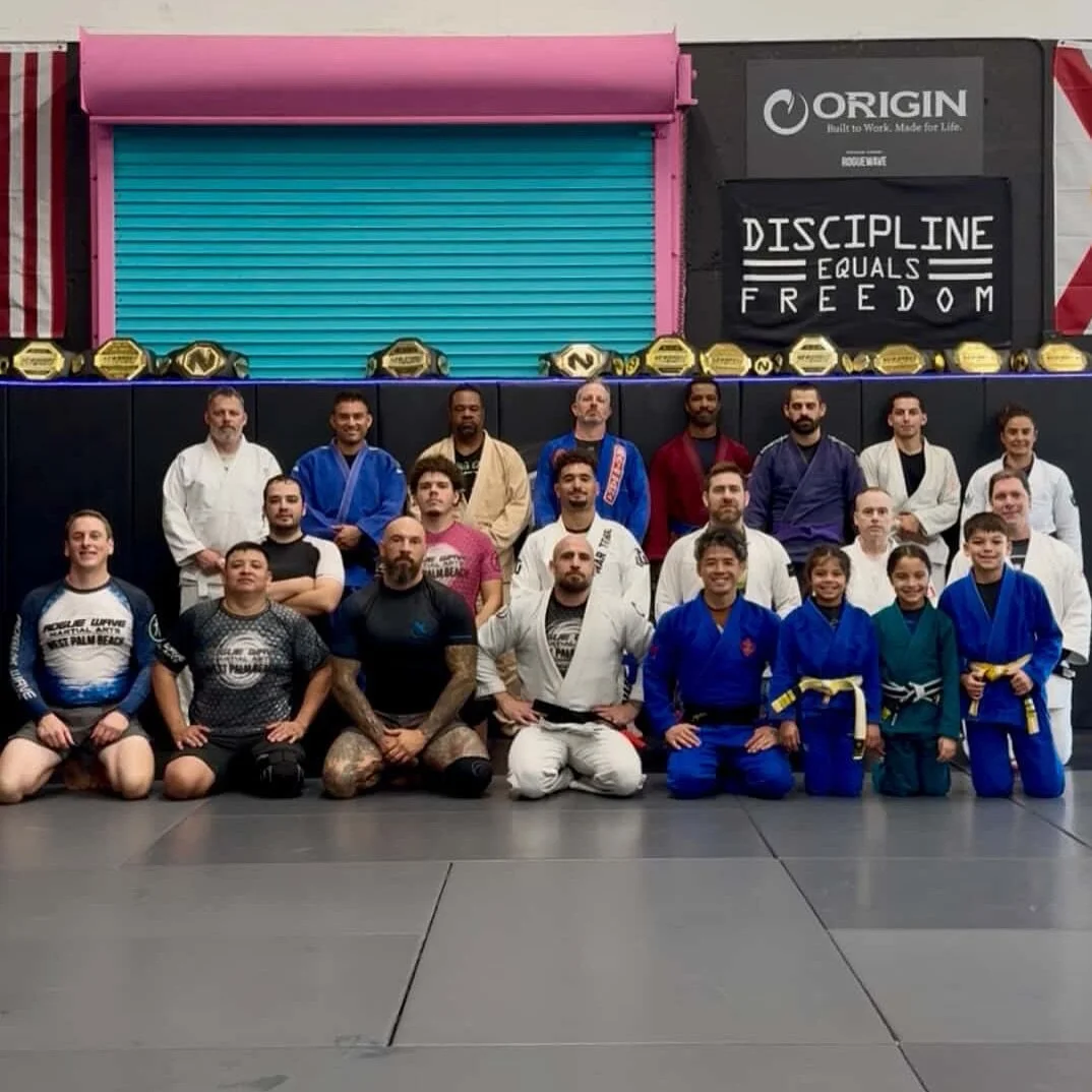 Sasakijudo did Judo seminar for Bjj Gi, and No-gi @roguewavewpb.
We did Footwork -drill, and Handwork-drill,and mainly my way of sumi-gaeshi, Kouchi, Ouchi, Ogoshi, and Uchi-mata.
I am glad everyone looked like leaning, and making those techniques sm