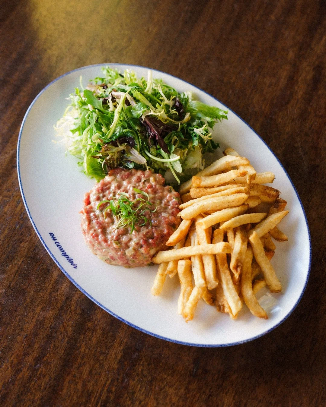The weekday lunch classic 🥩 ⁠
⁠
Tartare de Wagyu with fries and salad. No frills, just the essentials: hand-cut wagyu, proper seasoning, hot fries, fresh greens.⁠
⁠
The kind of dish that reminds you why French bistro lunches are a ritual worth keepi