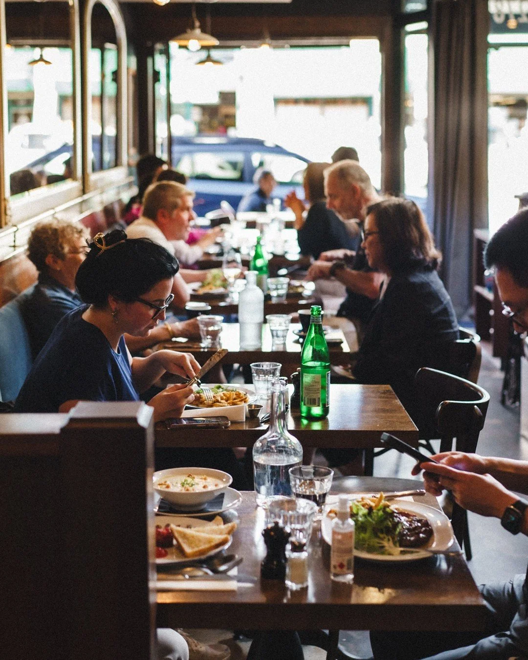 When lunch is more than just lunch 🍴 ⁠
⁠
In France, the midday meal is a ritualistic pause from the day's activities. Not a quick bite at your desk, but a proper break where people actually sit down, slow down, and enjoy their food together.⁠
⁠
This