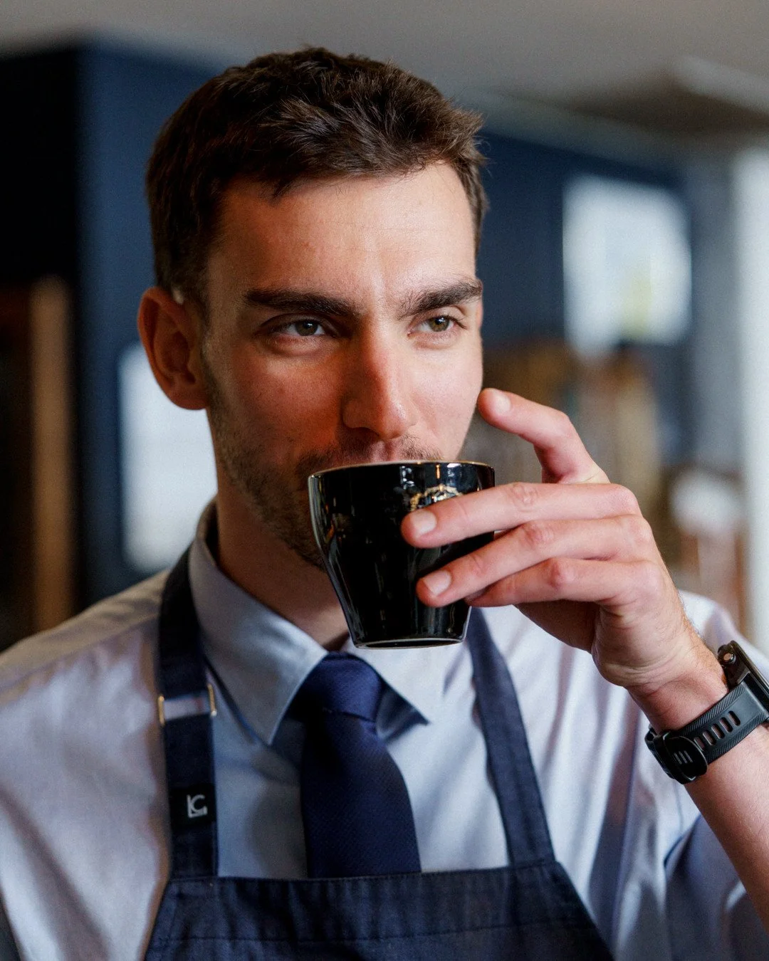 Server fuel. The coffee we make for ourselves is the same one we're pulling for you. Espresso, cappuccino, americano, whatever gets you through the day. ⁠
⁠
Open from 8 am if you need one before work!⁠
⁠
#AuComptoir #CoffeeBreak #EspressoLife #Kits #